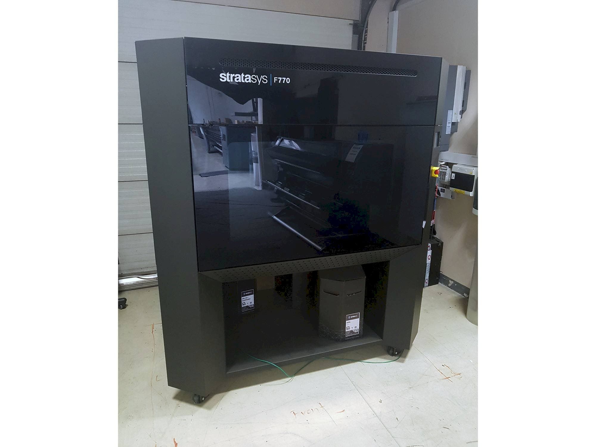 Frontansicht der Stratasys F770  Maschine