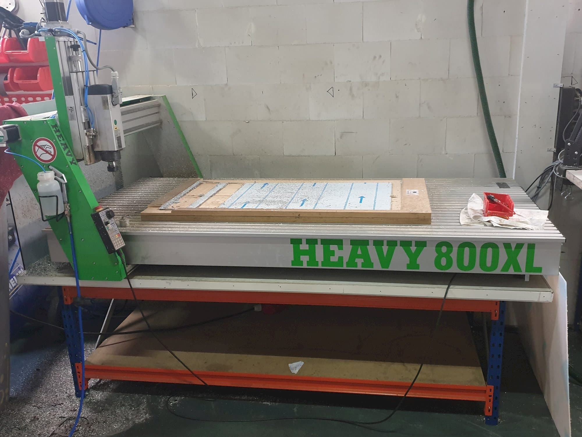 Frontansicht der EAS HEAVY 800 XL Maschine