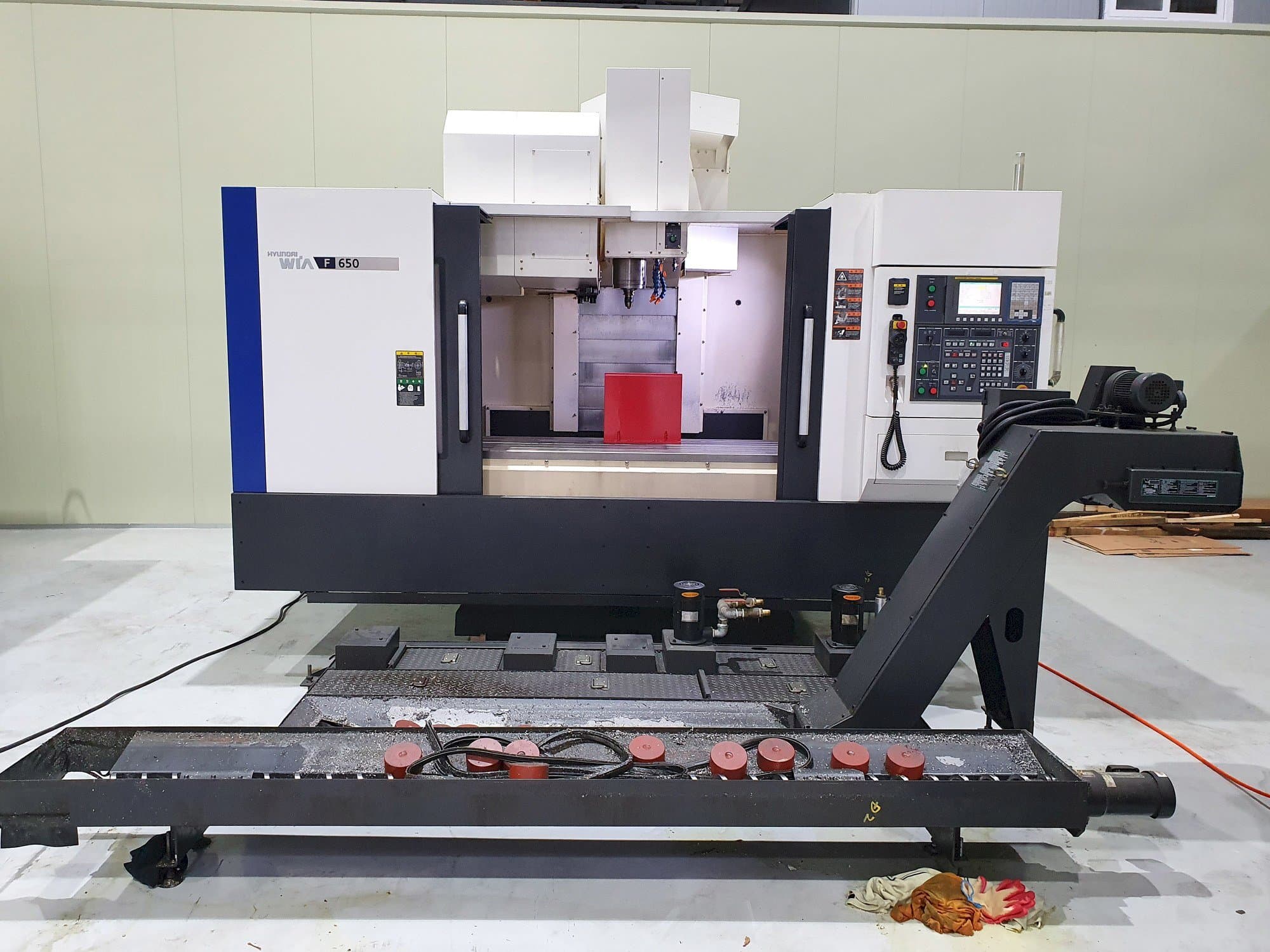 Frontansicht der Hyundai Wia F650  Maschine