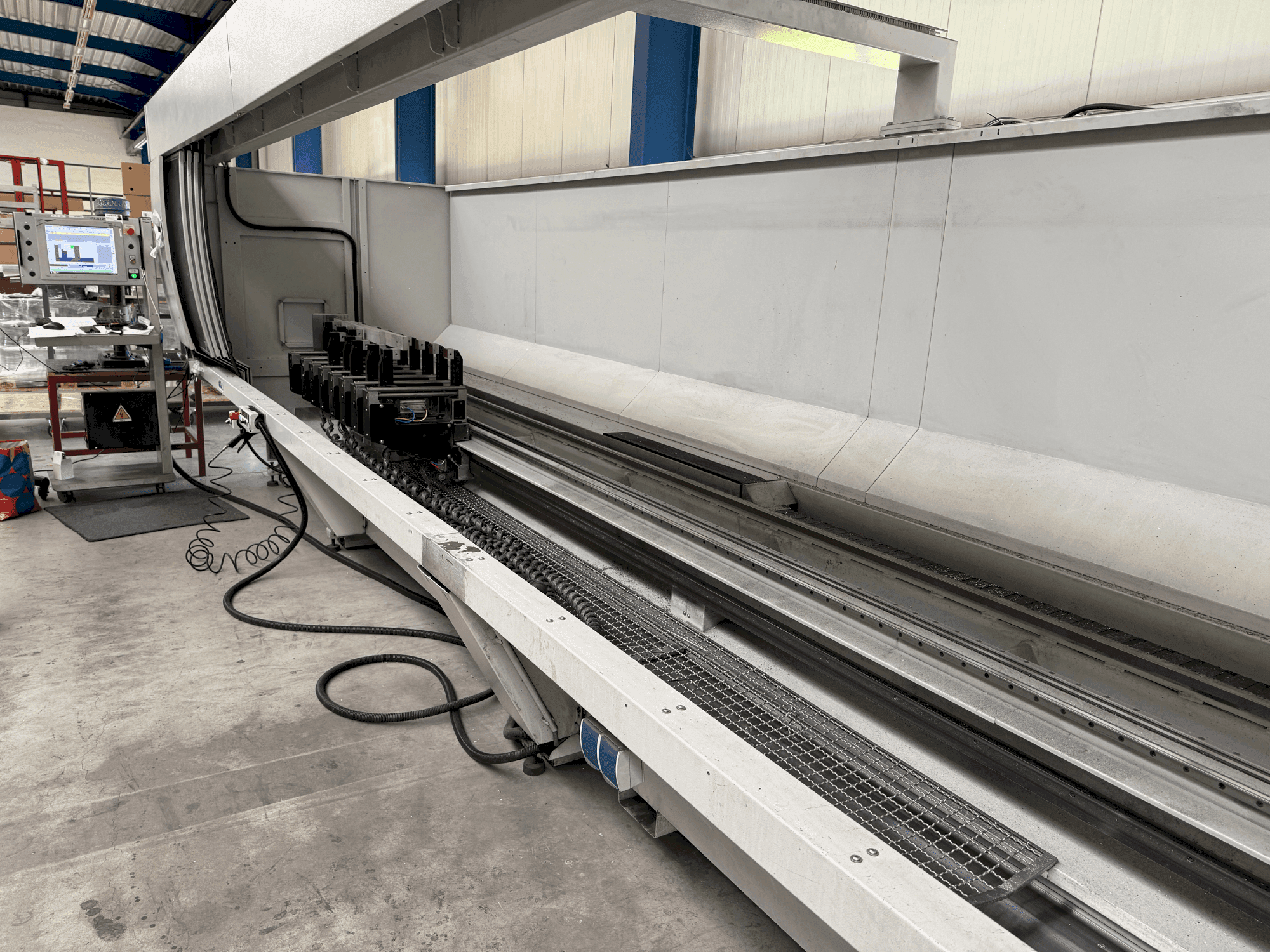 Frontansicht der FomIndustrie DALI 70  Maschine