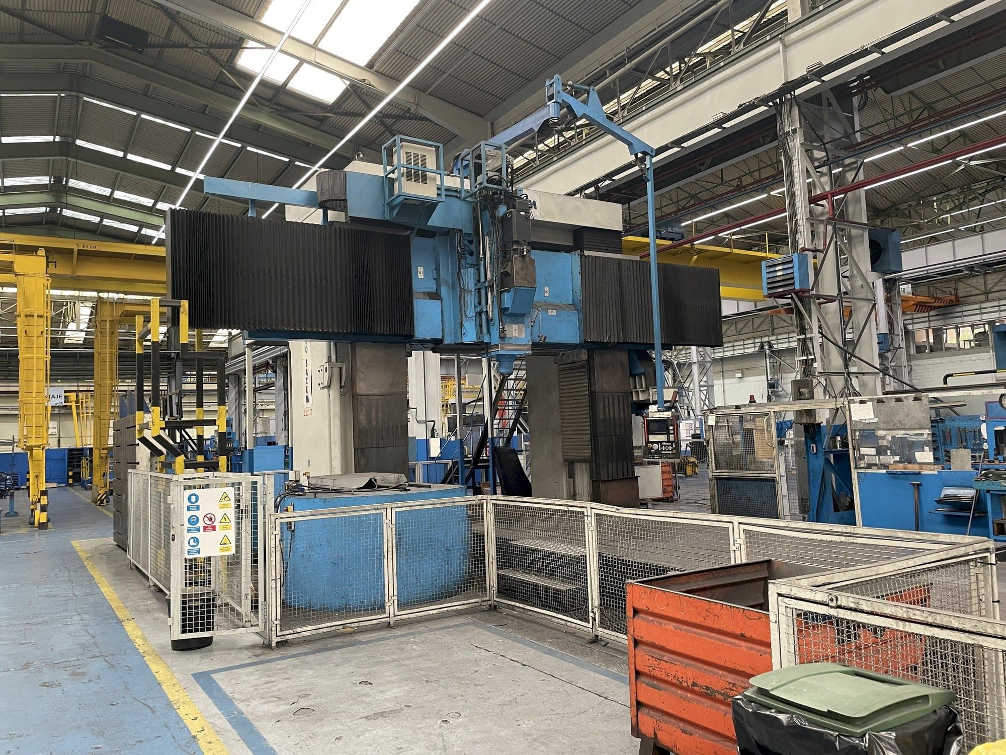 Frontansicht der AMCO-SACEM ACEM FPF1-3300  Maschine