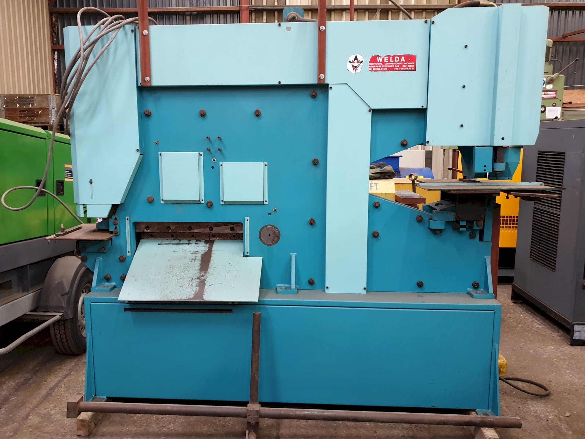 Frontansicht der IMS HY 120 Maschine