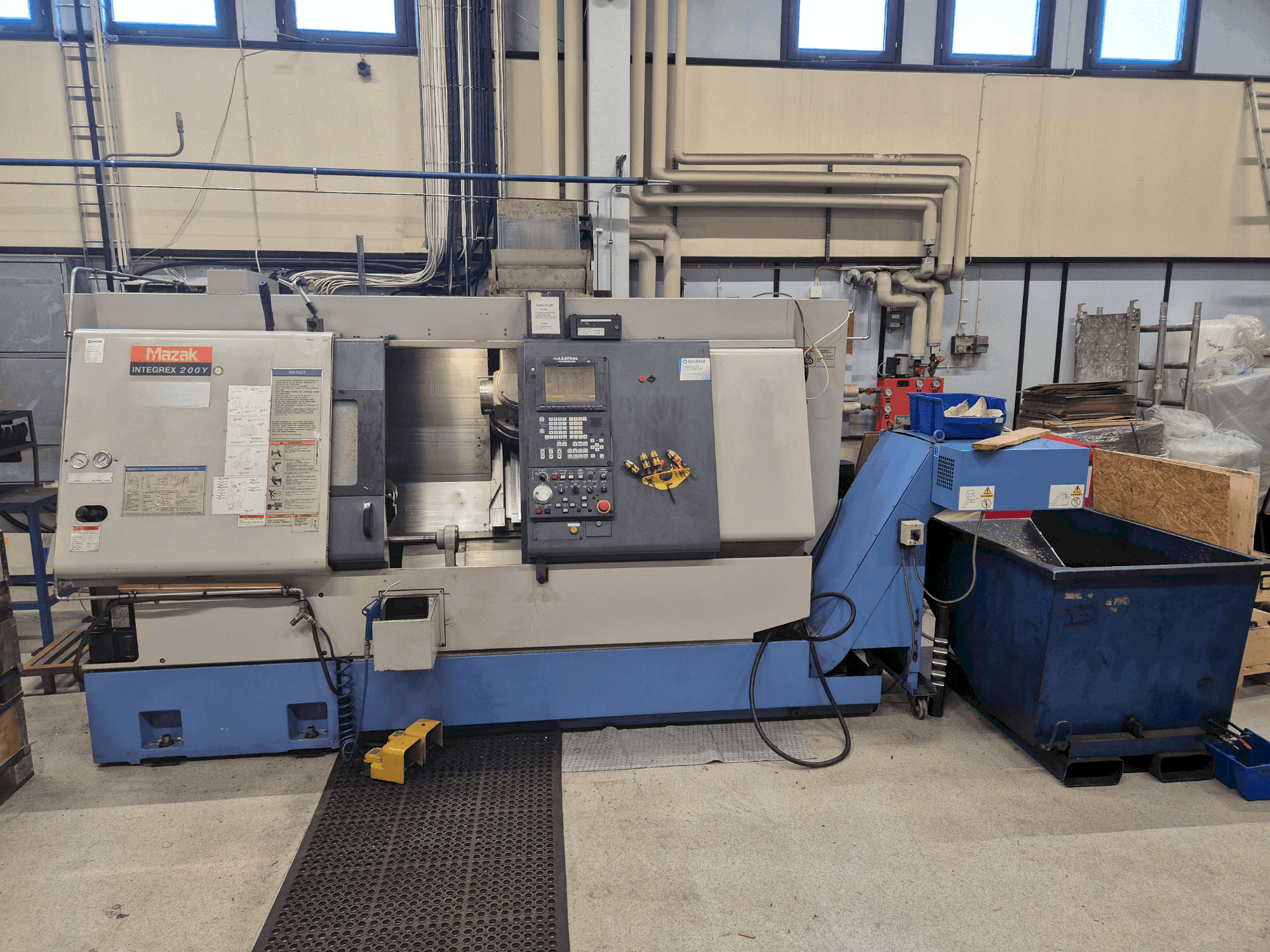Frontansicht der Mazak Integrex 200Y  Maschine