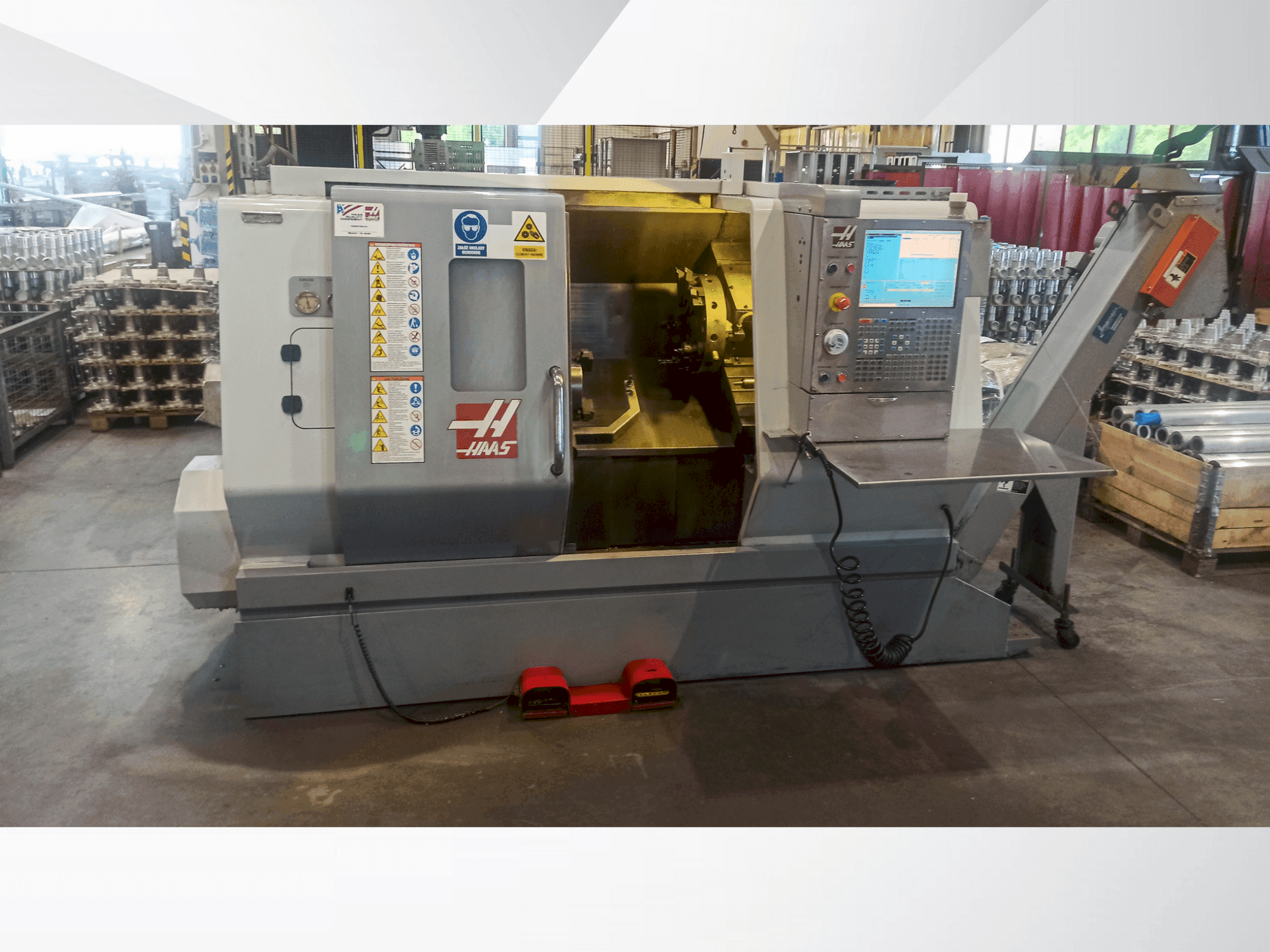 Frontansicht der HAAS SL-20TBHE  Maschine