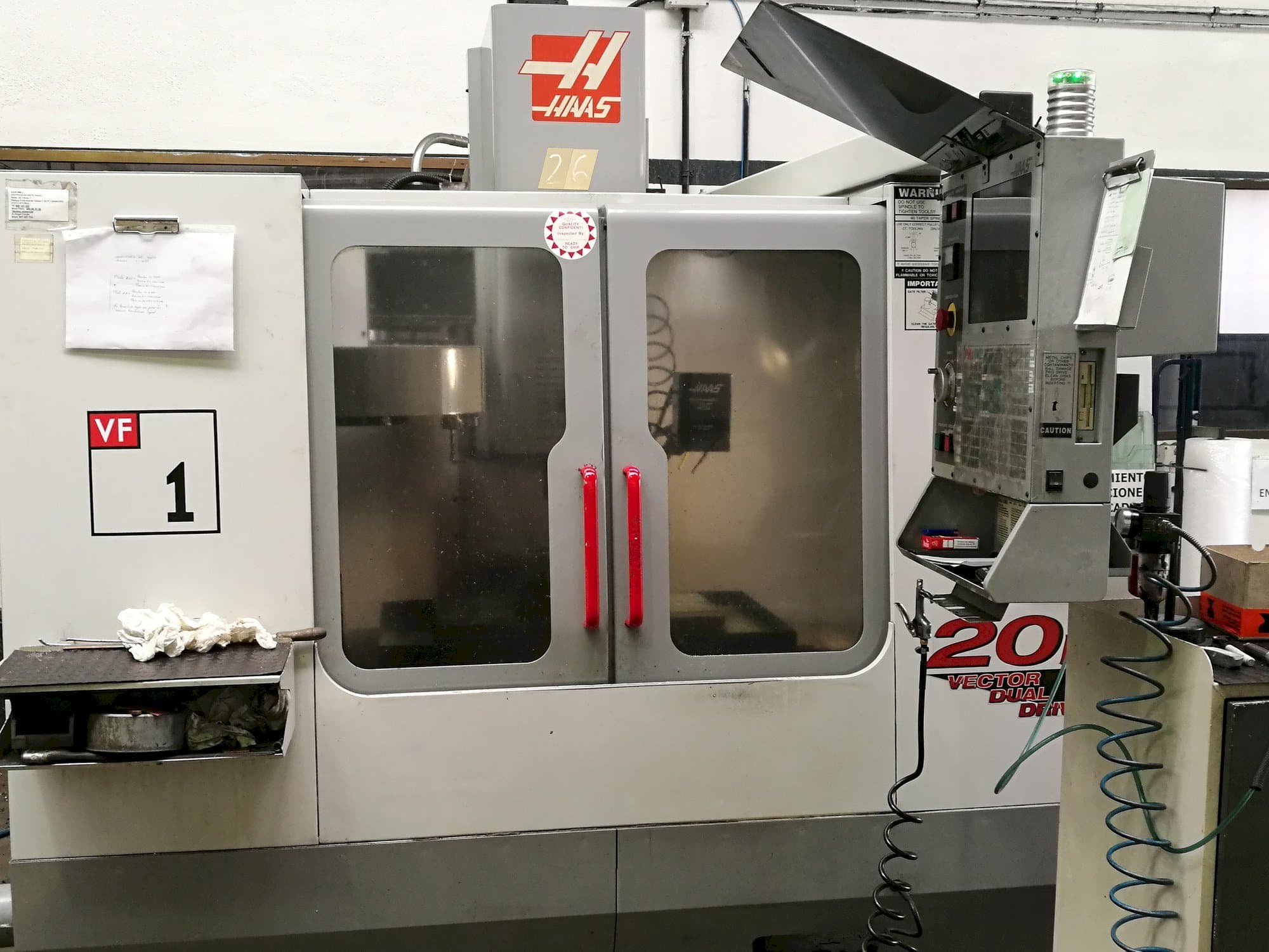 Frontansicht der HAAS VF 1  Maschine