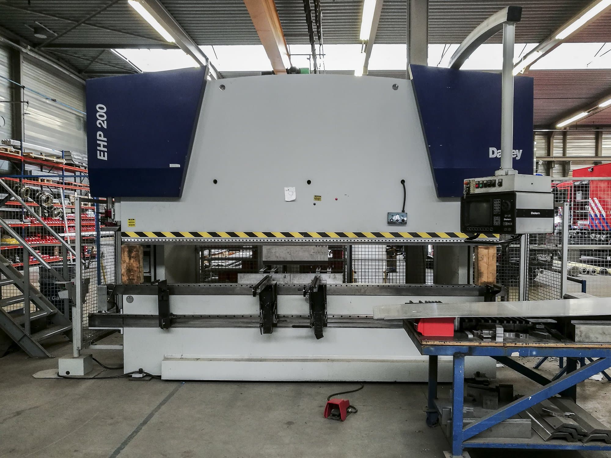 Frontansicht der Darley EHP-LS200.36/31 Maschine