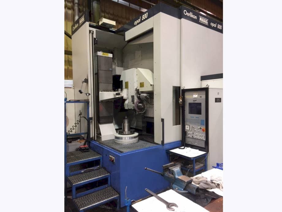 Frontansicht der Oerlikon MAAG OPAL 800  Maschine