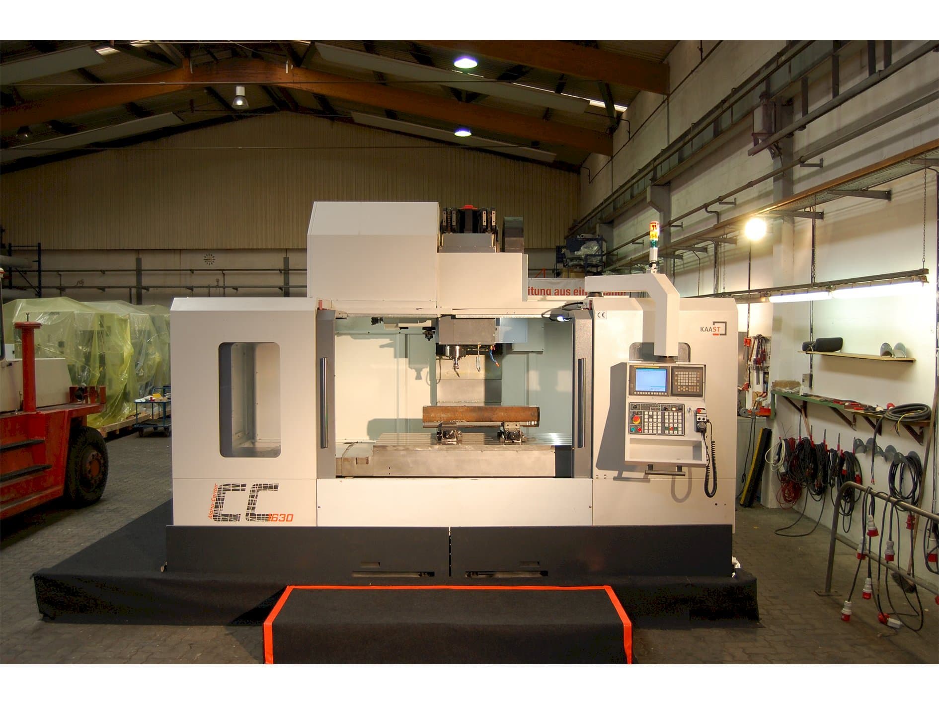 Frontansicht der Kaast CC1630  Maschine