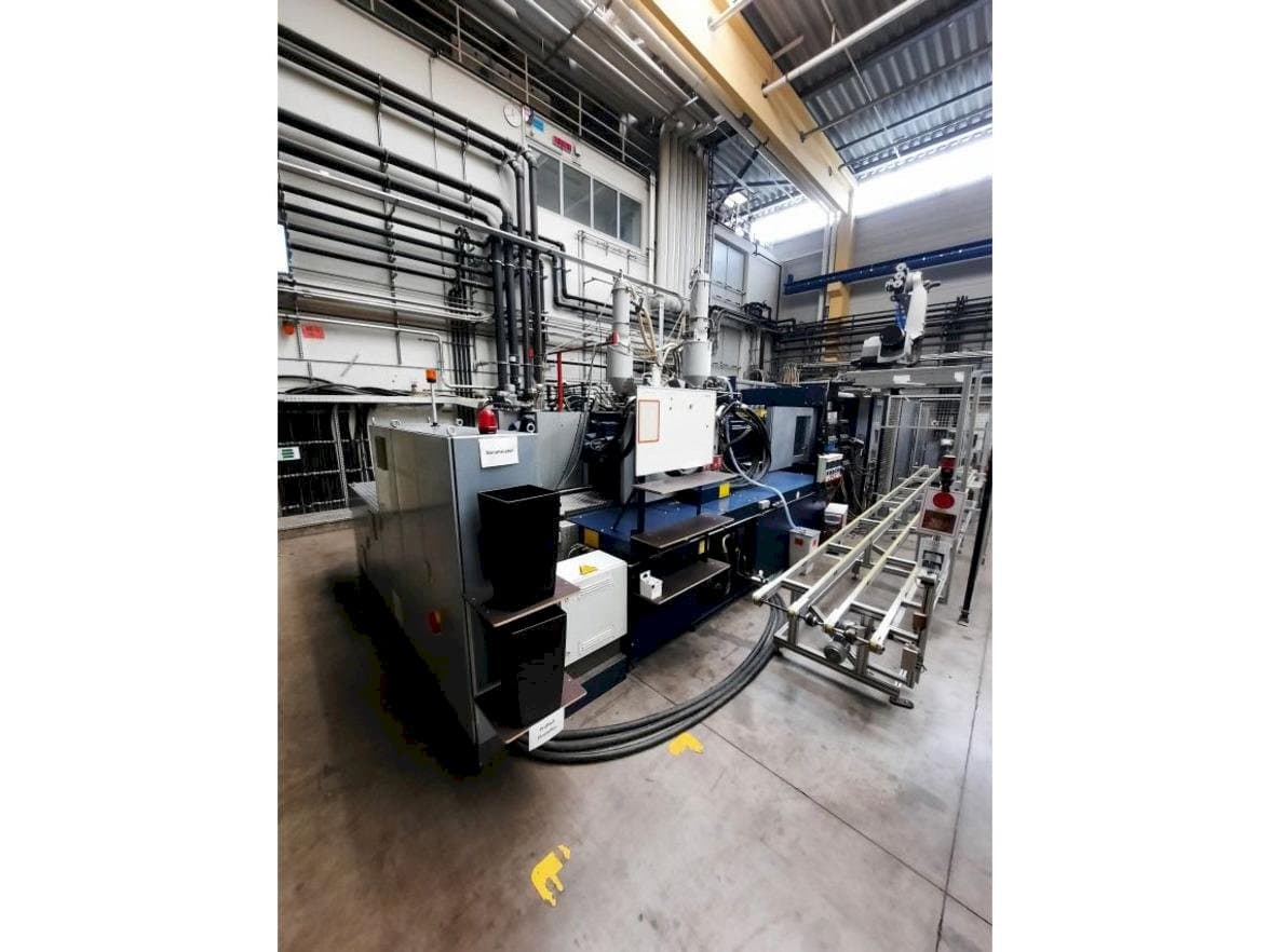 Frontansicht der Battenfeld HM13000/9200/7700  Maschine