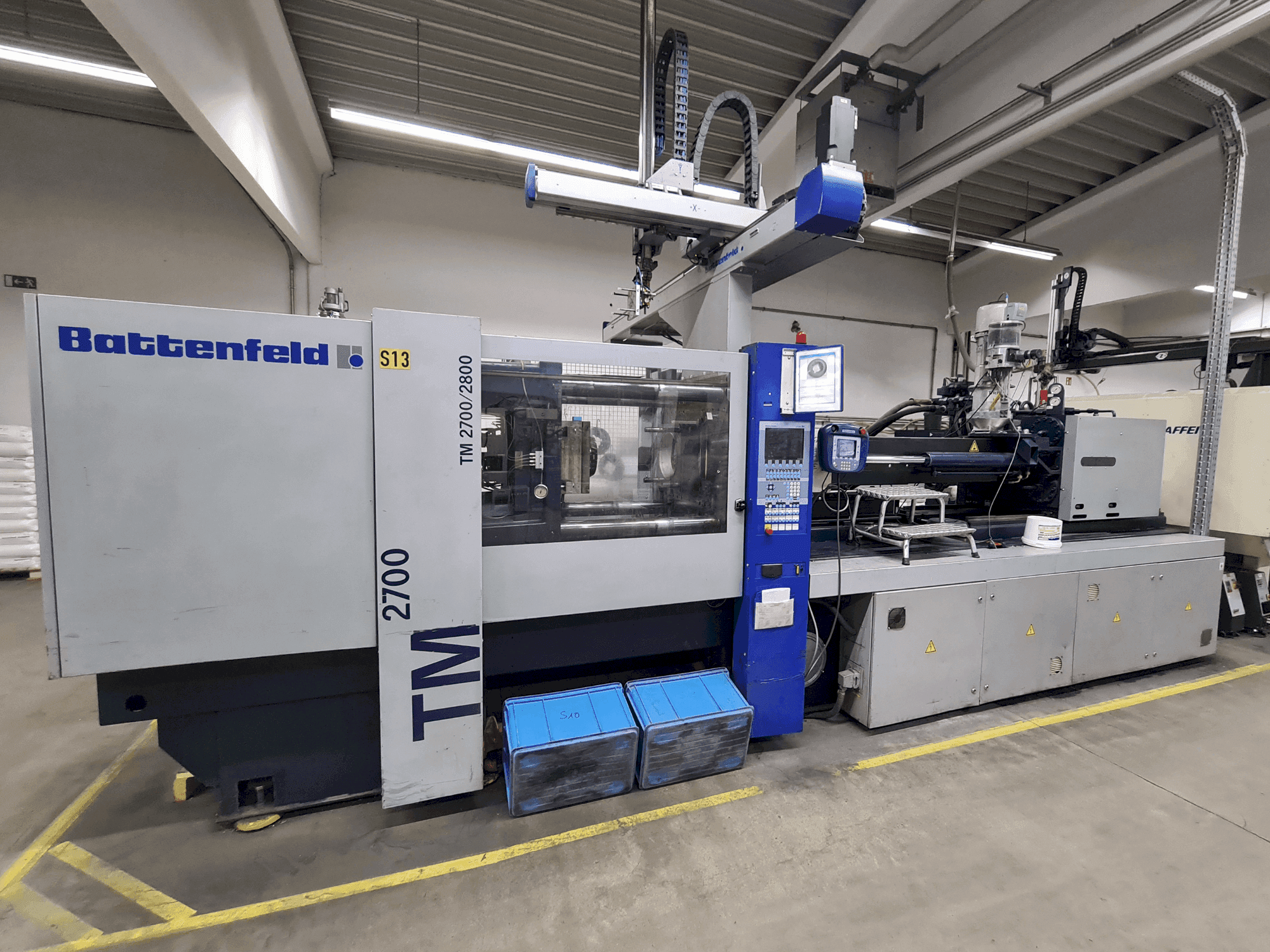 Frontansicht der Battenfeld TM 2700/2800  Maschine