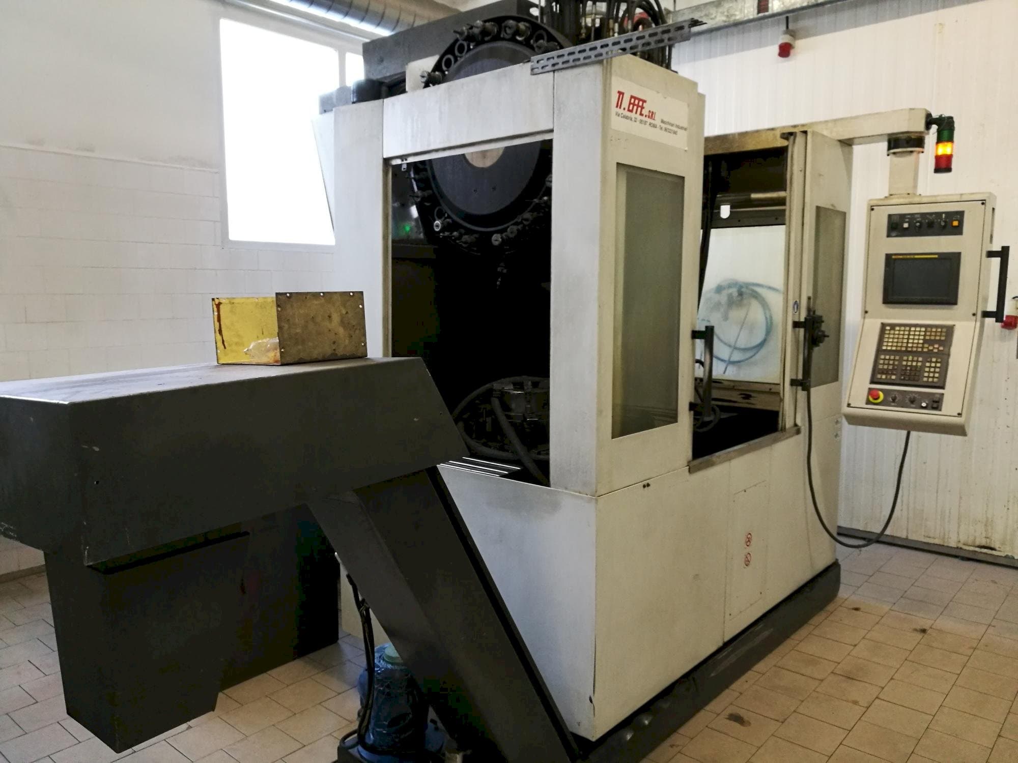 Frontansicht der RMT Kompakt 8  Maschine