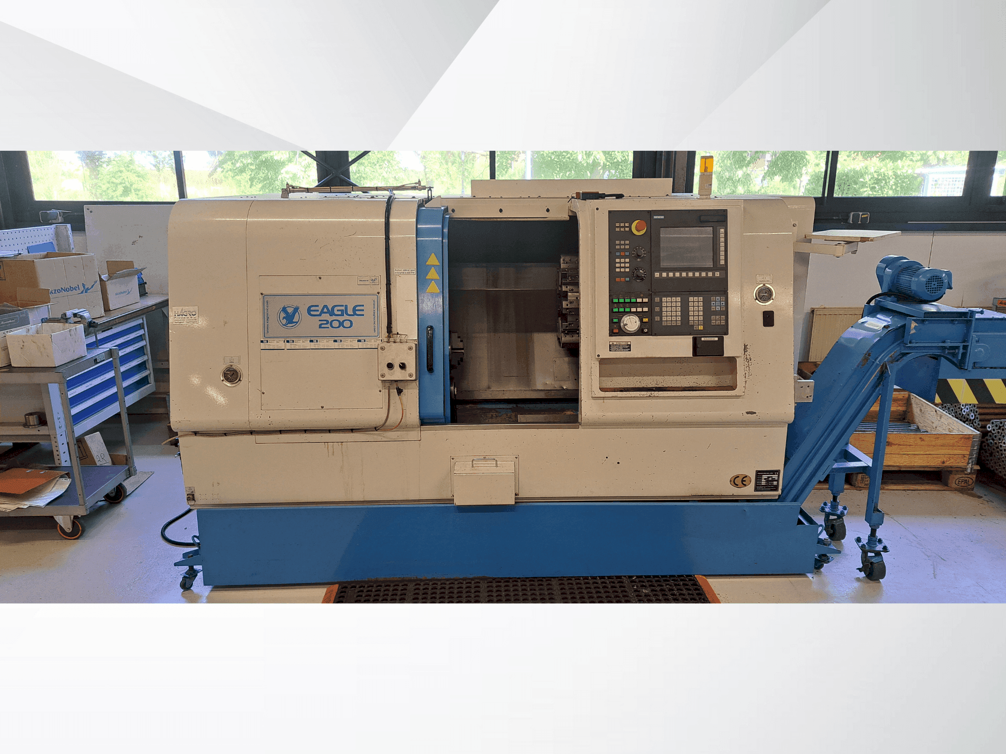 Frontansicht der Dugard									 Eagle FCL-200HT  Maschine