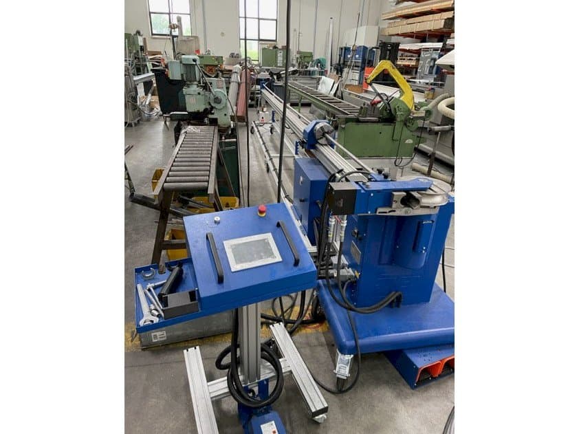 Frontansicht der JUTEC 5060  Maschine