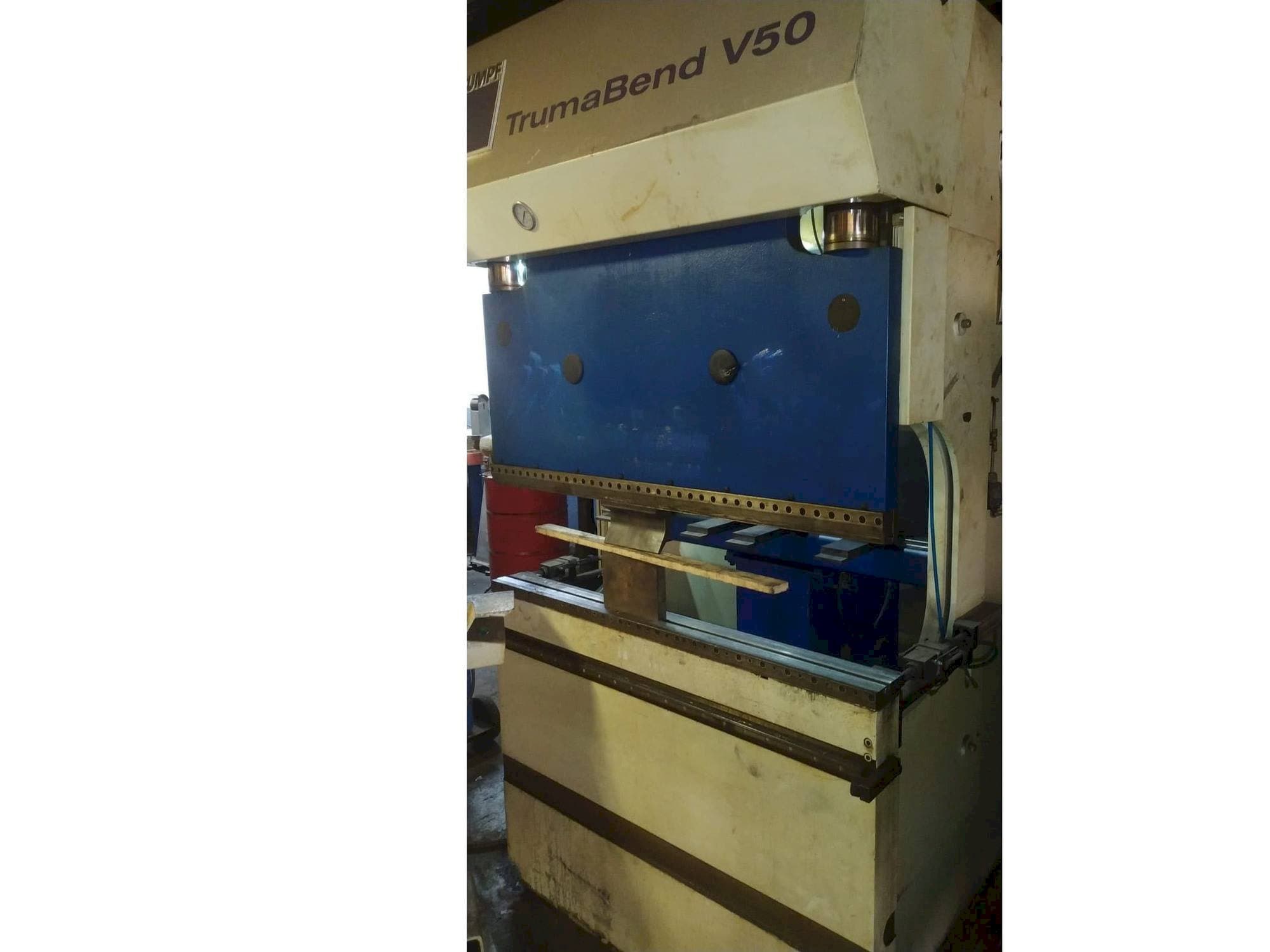 Frontansicht der Trumpf TrumaBend V50  Maschine