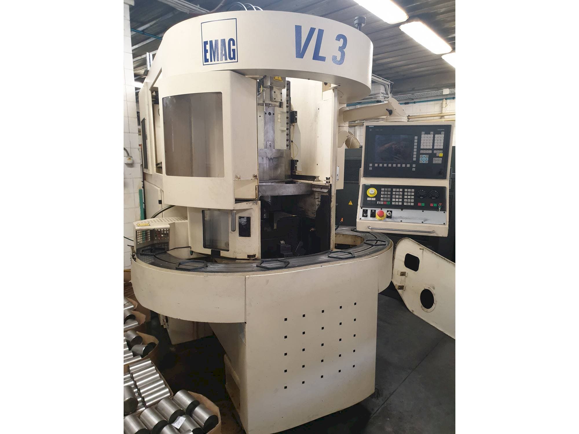 Frontansicht der EMAG VL 3  Maschine