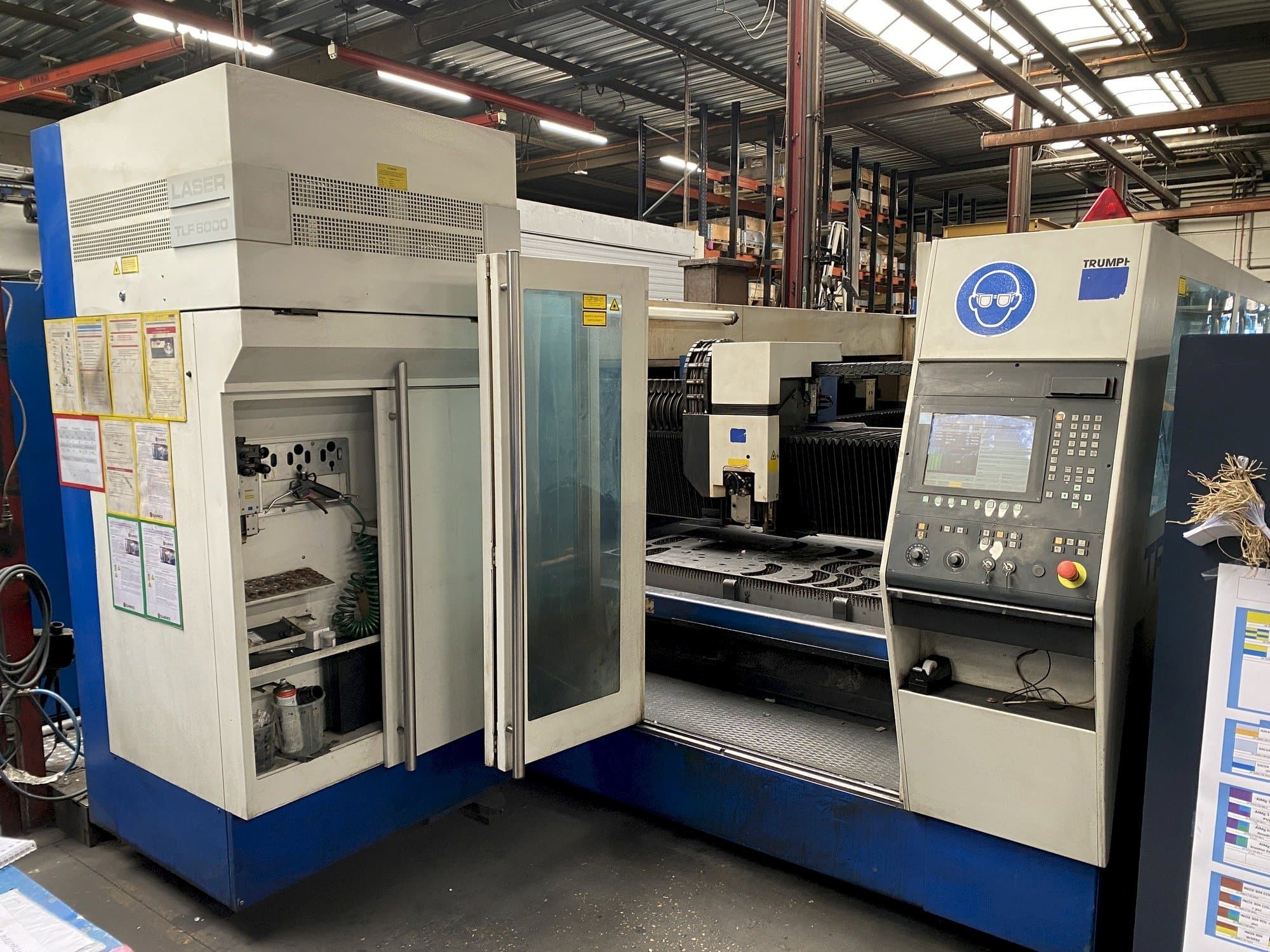 Frontansicht der Trumpf Trumatic L3050  Maschine