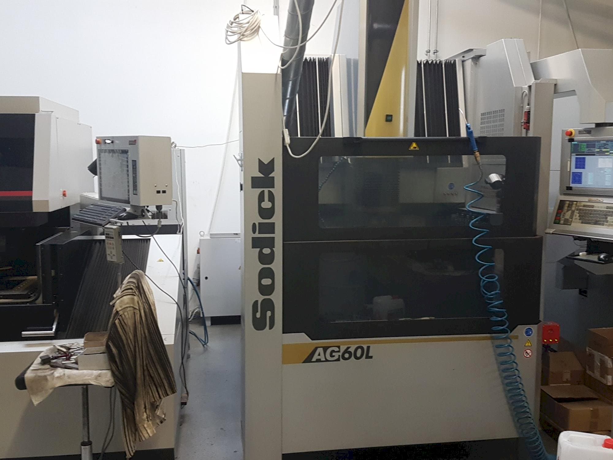 Frontansicht der Sodick AG60L  Maschine