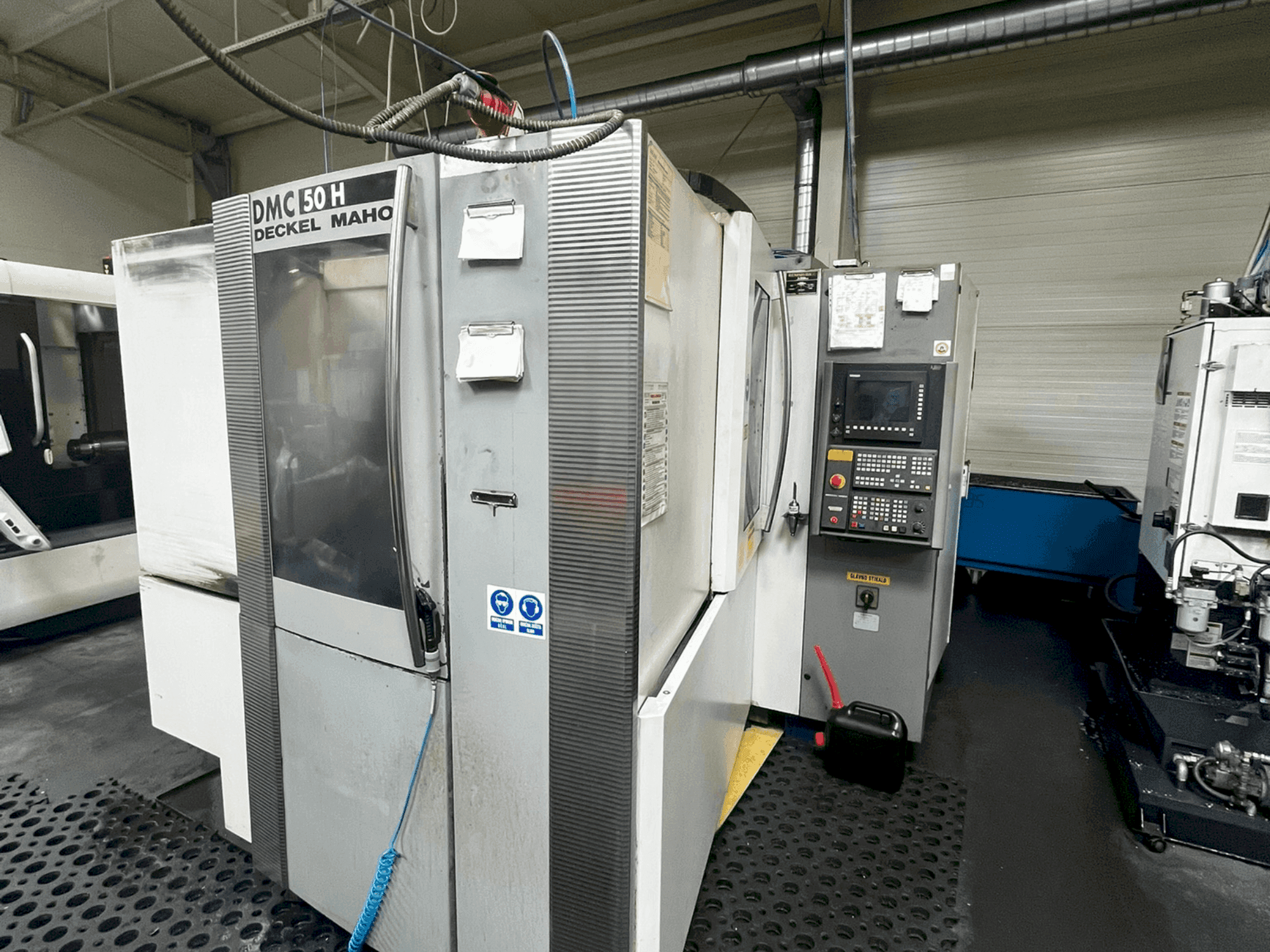 Frontansicht der DECKEL MAHO DMC 50 H  Maschine