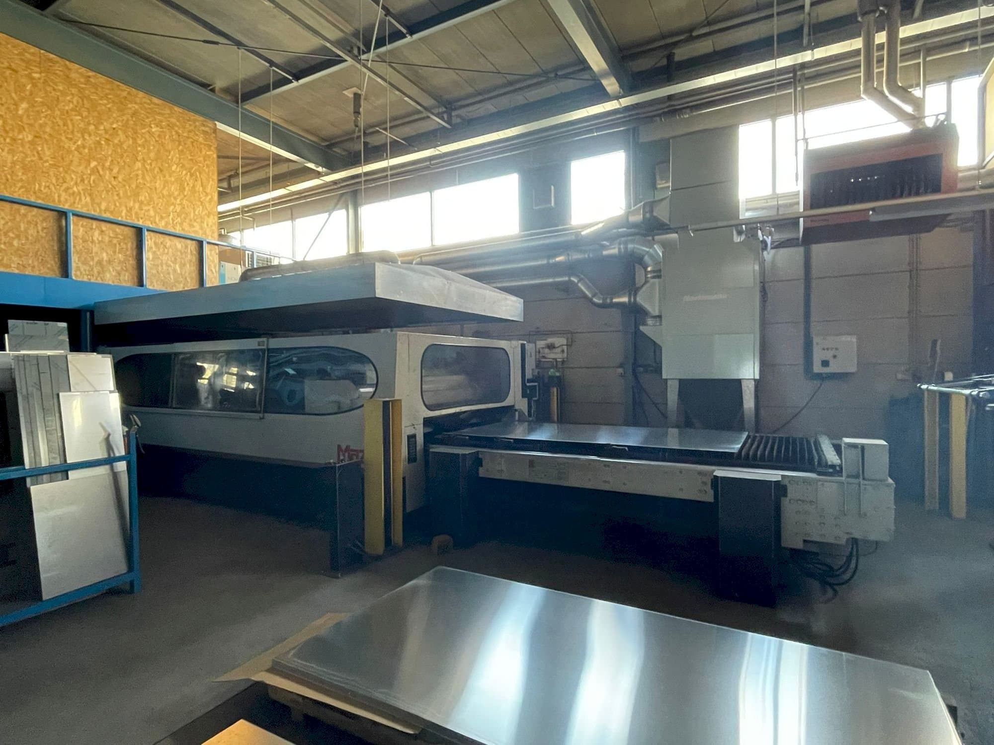 Frontansicht der Mazak HyperGear 510  Maschine