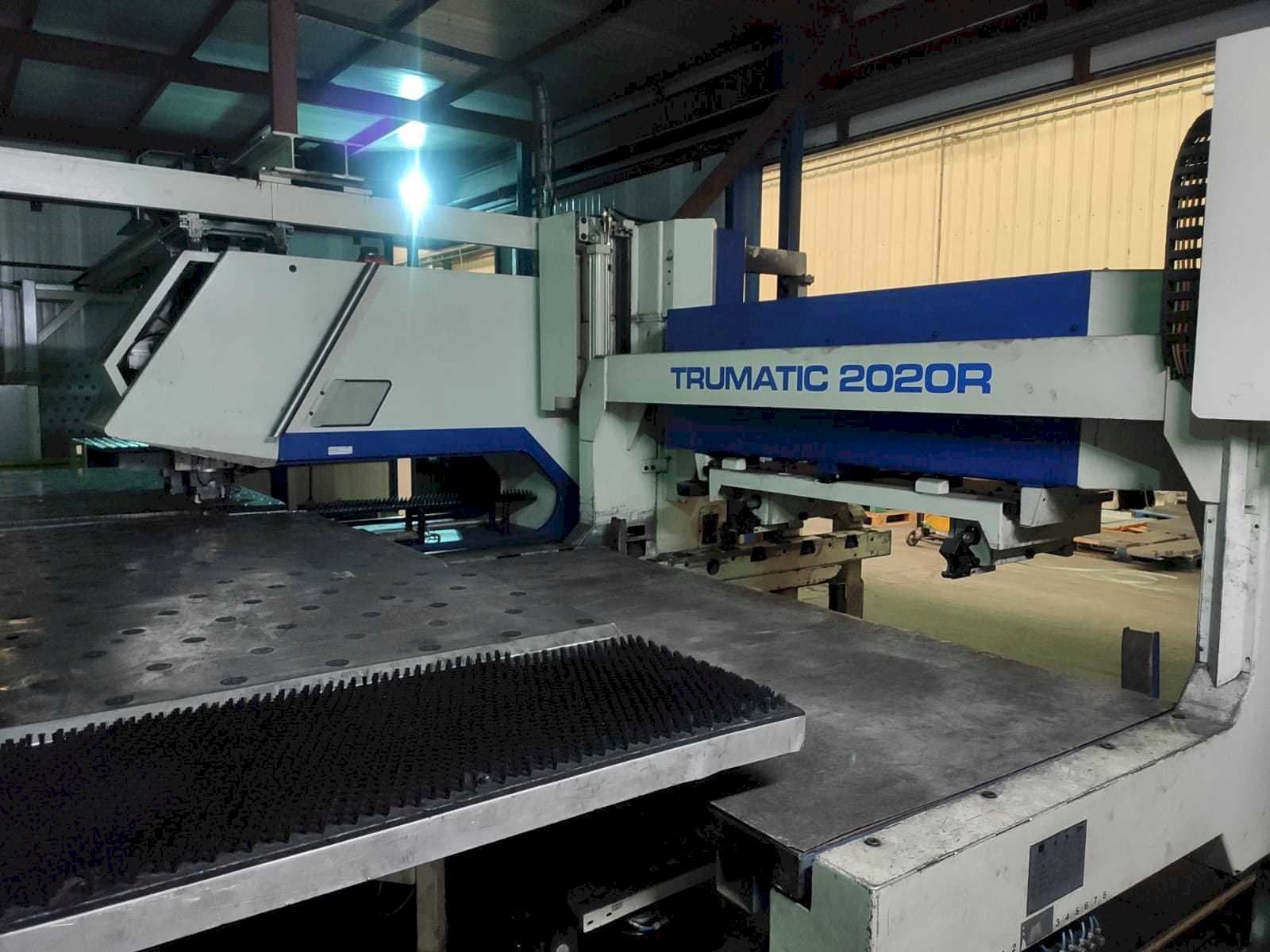 Frontansicht der Trumpf Trumatic 2020R  Maschine