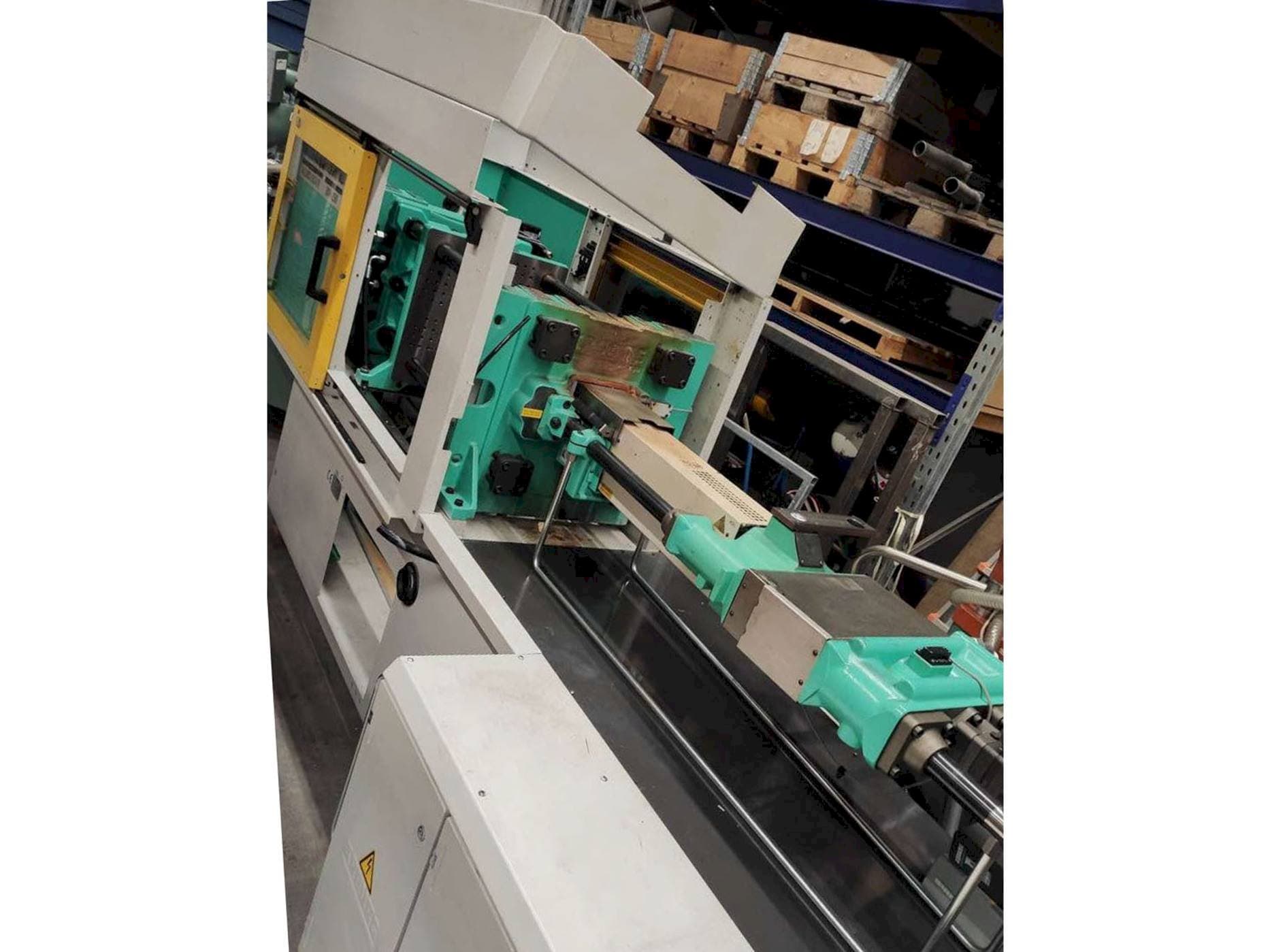 Frontansicht der Arburg 370C-800-250  Maschine