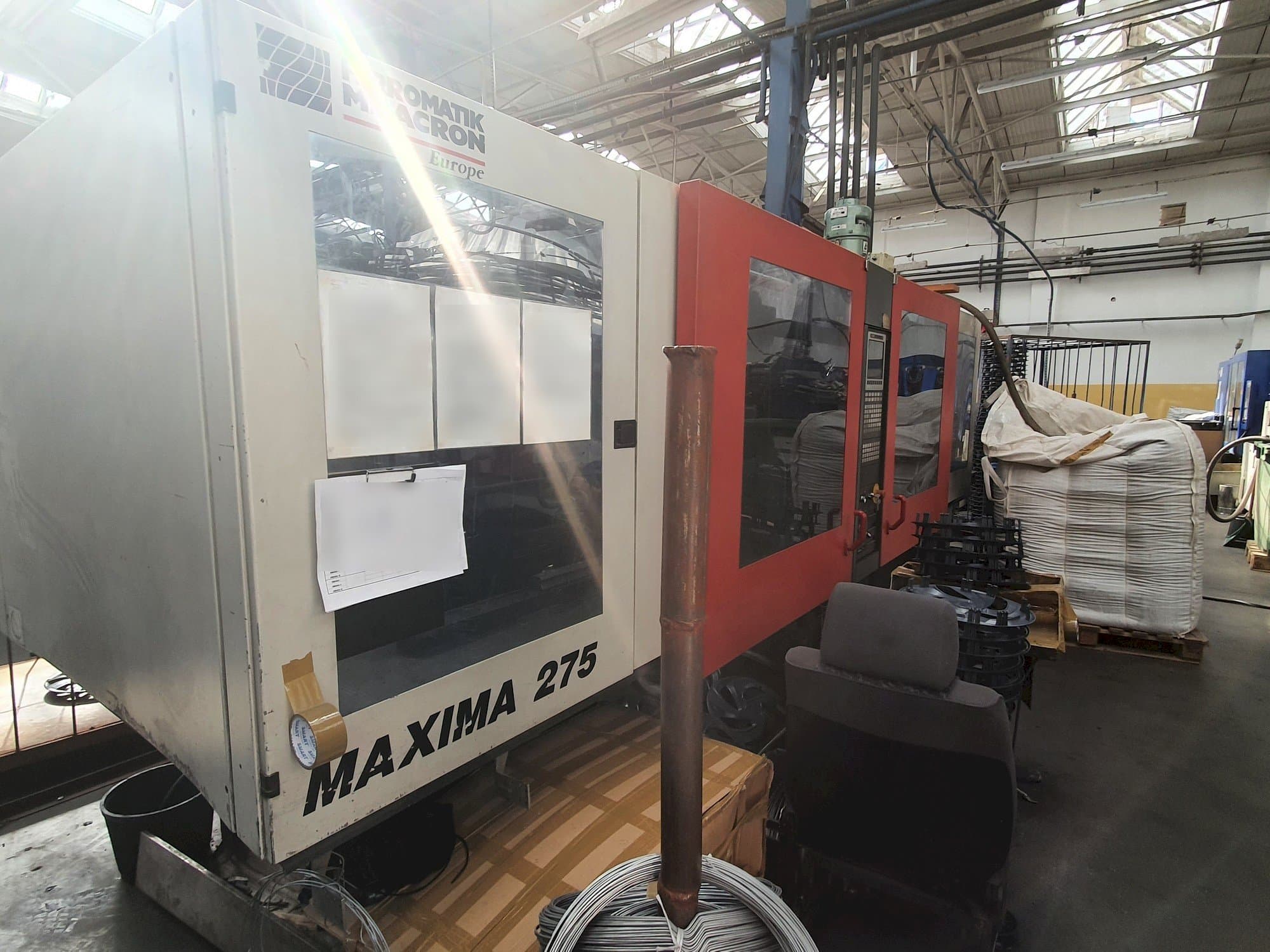 Frontansicht der FERROMATIK MILACRON MV 275 Maschine