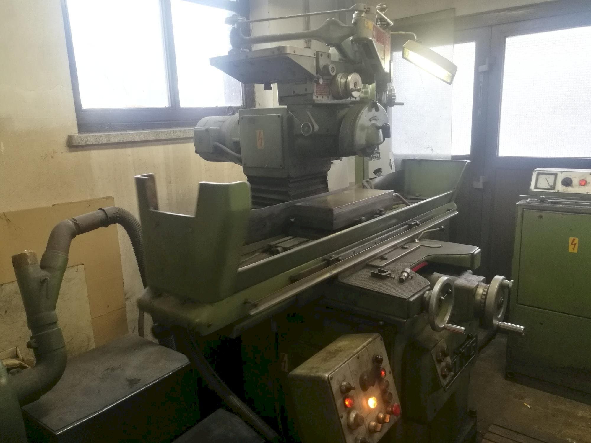 Frontansicht der JUNG HF 50 RD  Maschine