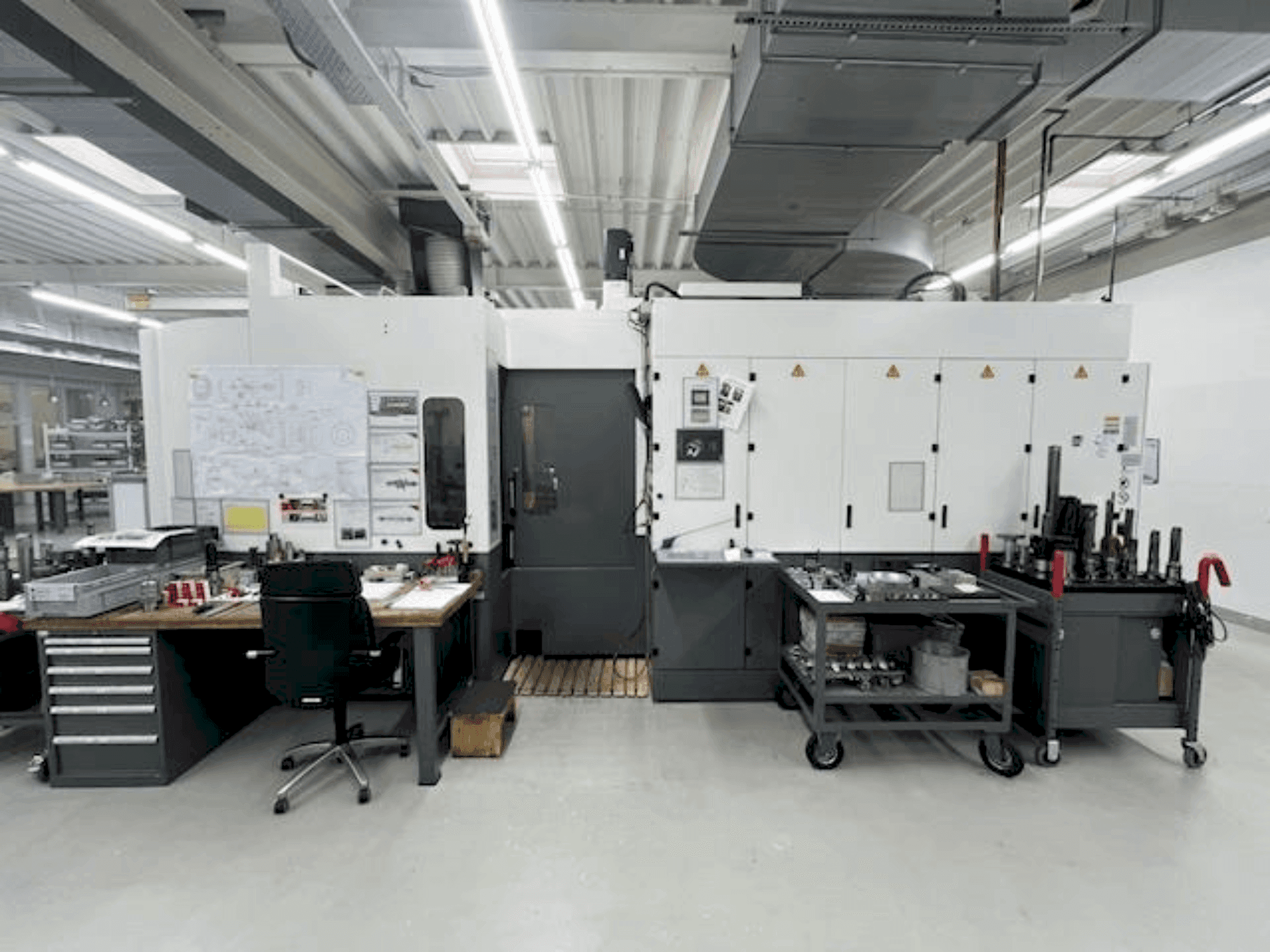 Frontansicht der HULLER HILLE Nbh 170  Maschine