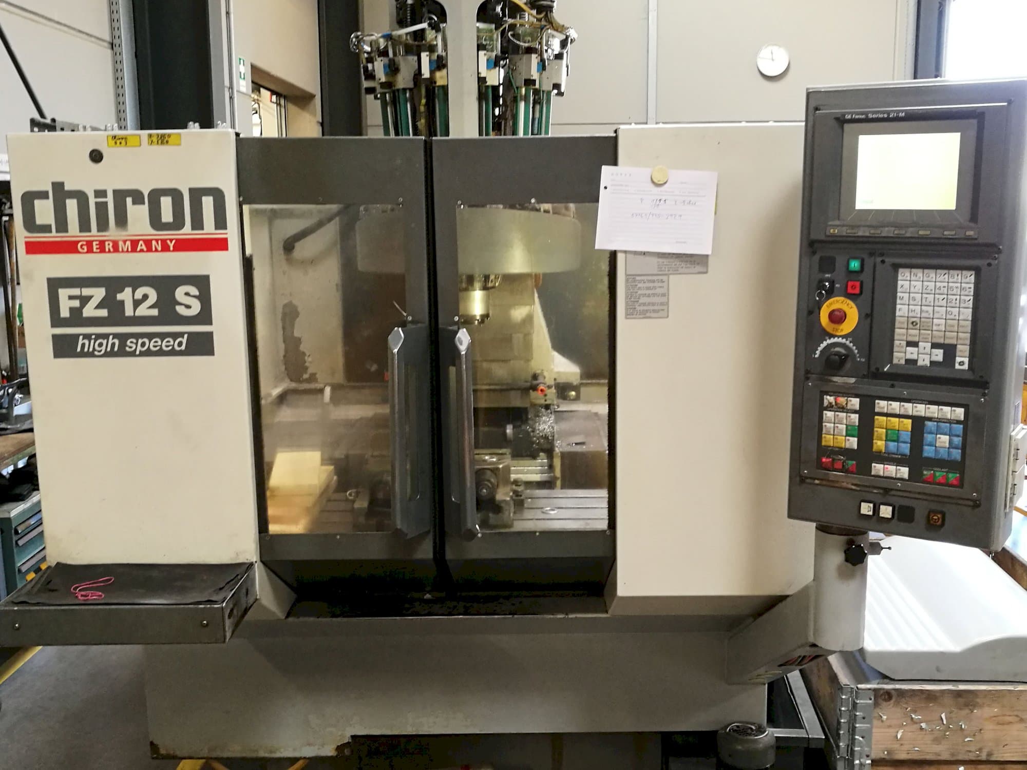 Frontansicht der Chiron FZ 12 S Maschine