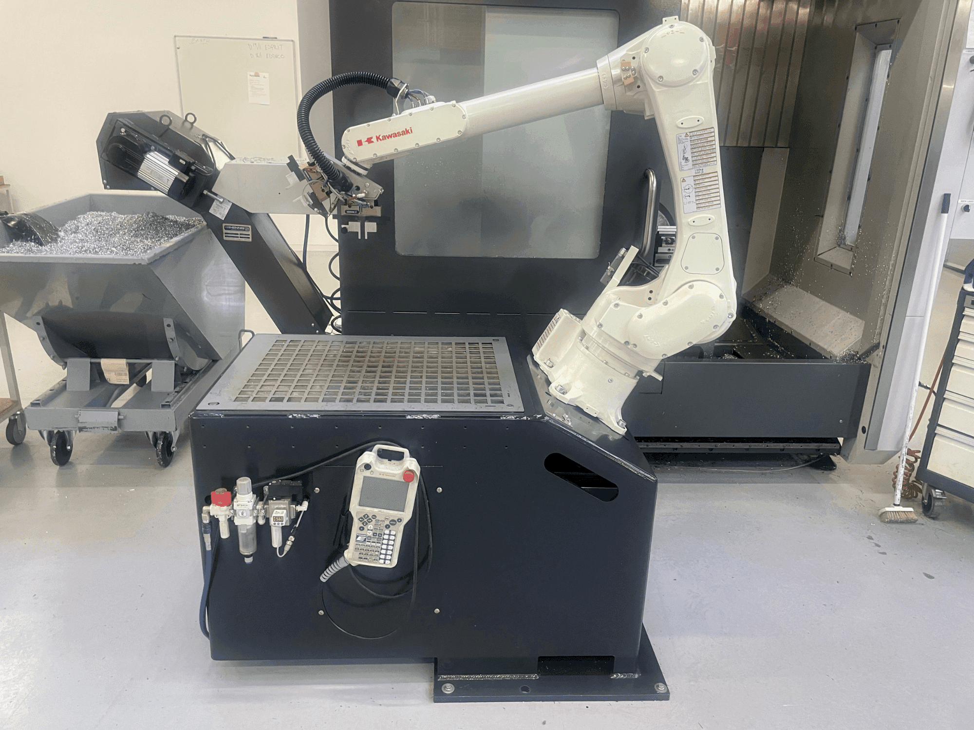 Frontansicht der Kawasaki RS006L  Maschine