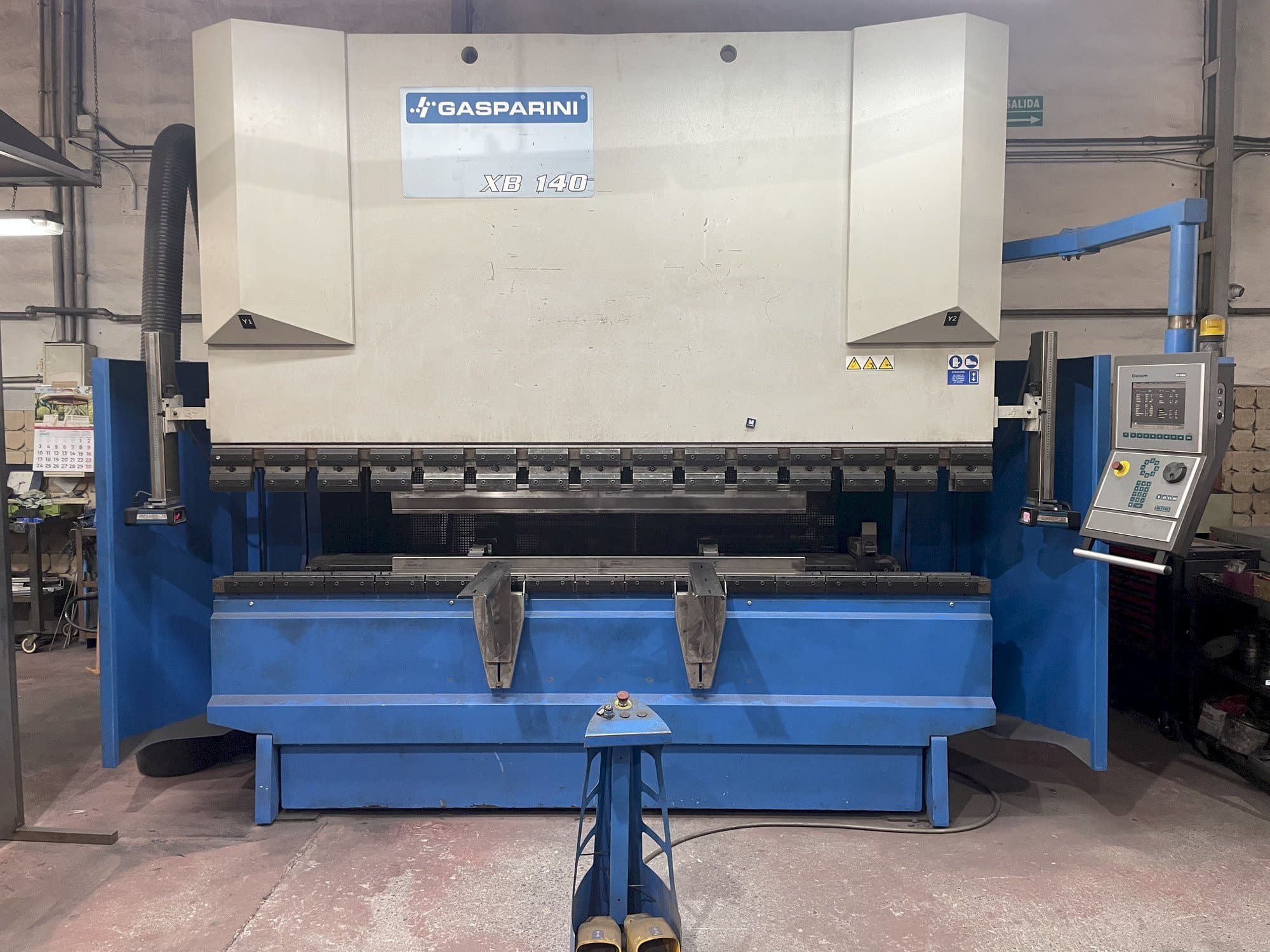 Frontansicht der GASPARINI X-BASIC 140/3000  Maschine