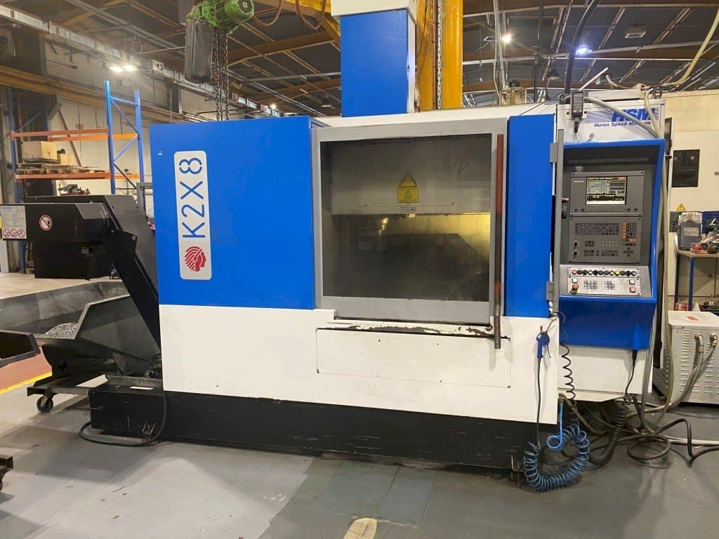 Frontansicht der Huron K2X8  Maschine