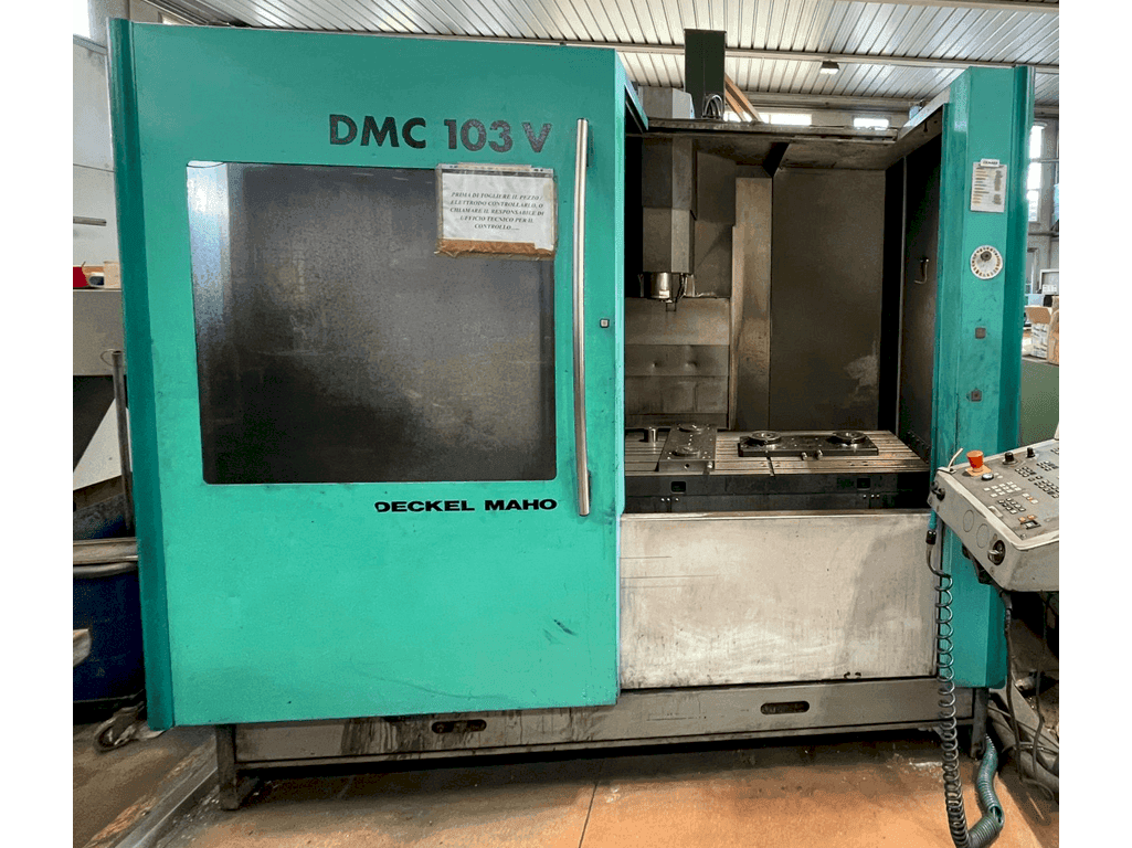 Frontansicht der DECKEL MAHO DMC 103  Maschine