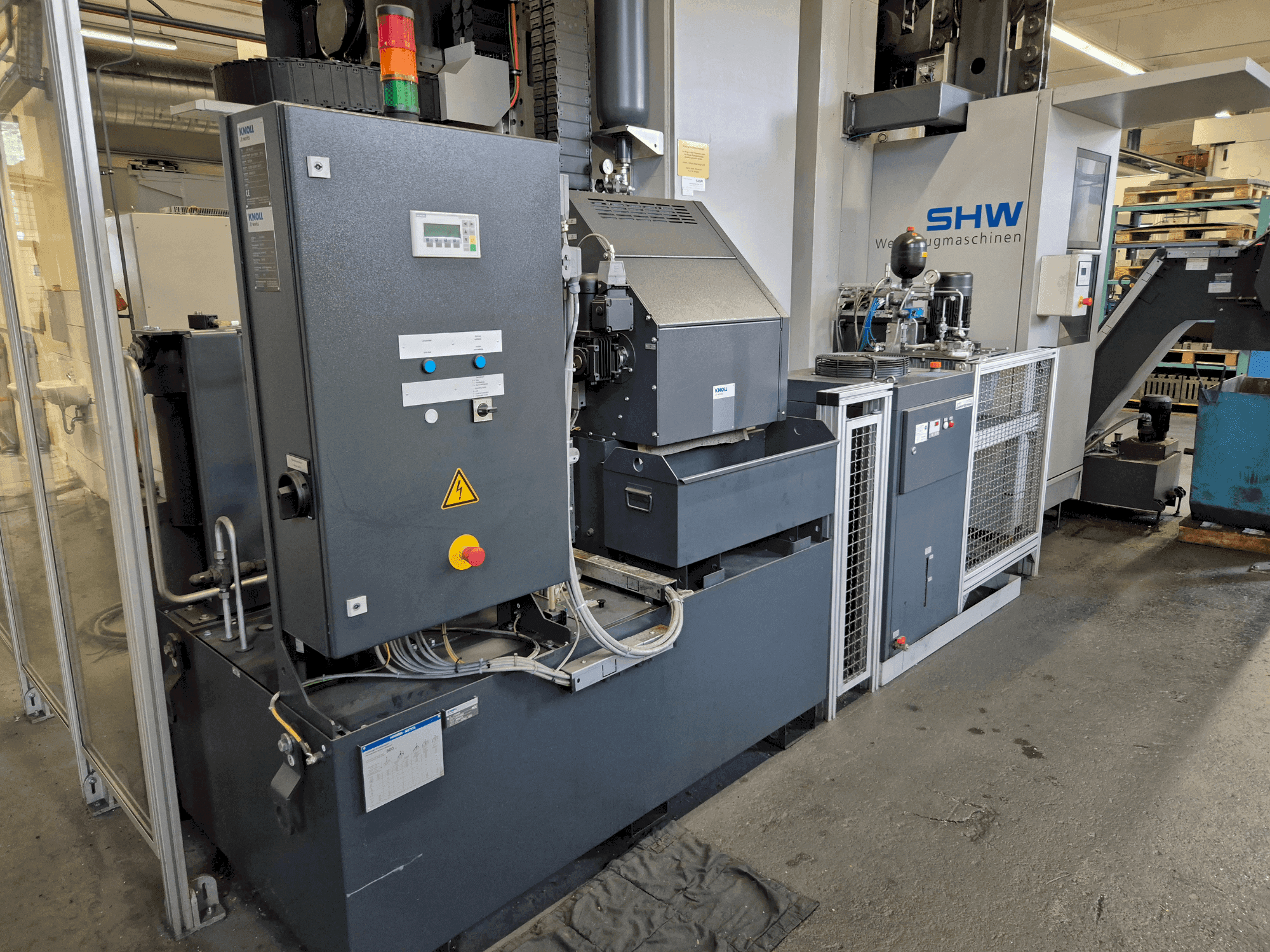 Frontansicht der SHW Unispeed 5  Maschine