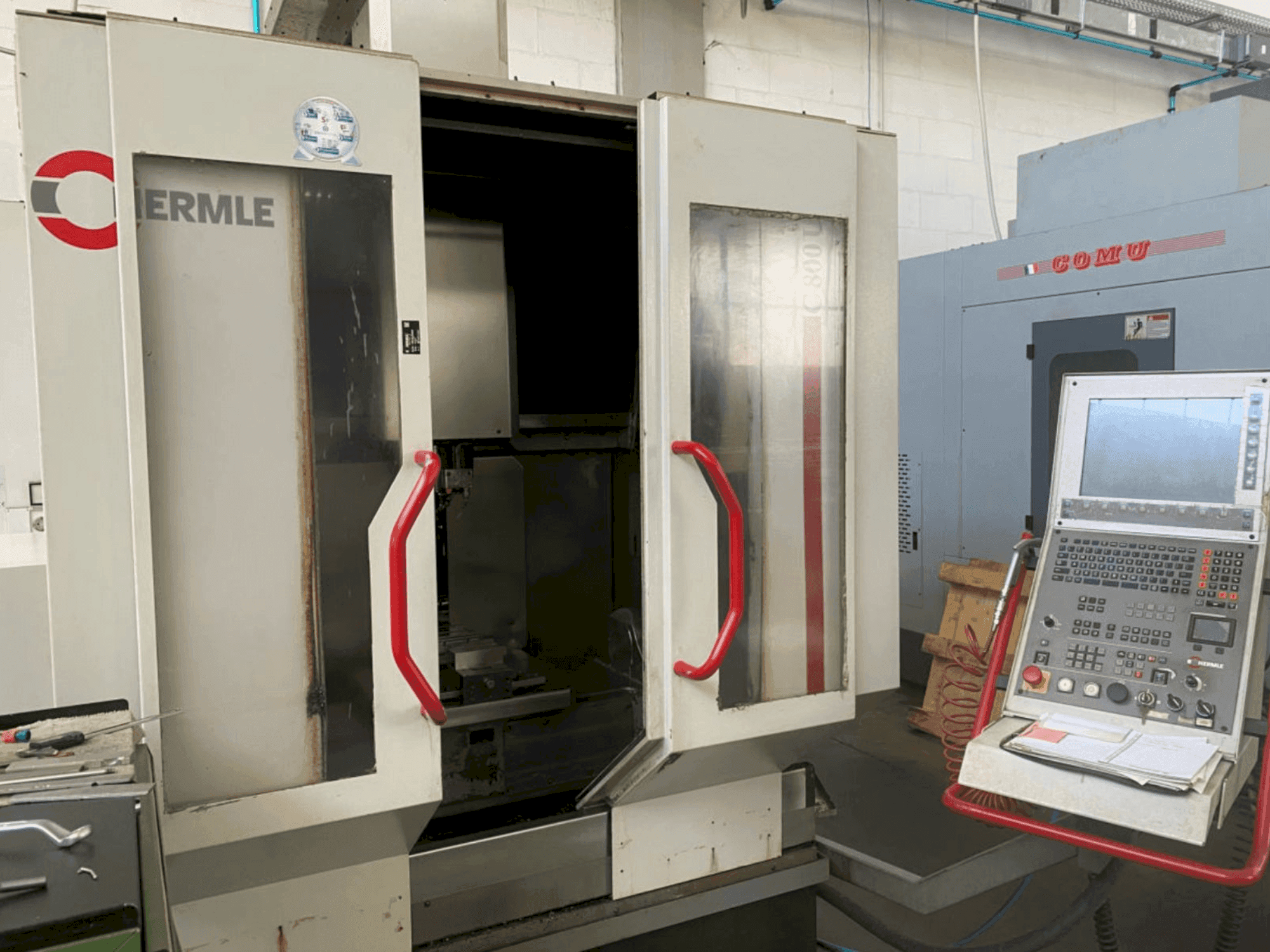 Frontansicht der HERMLE C 800 U  Maschine