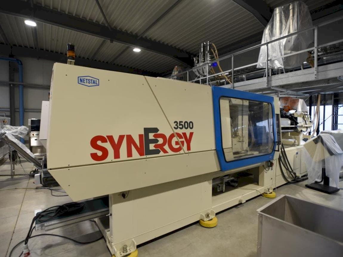 Frontansicht der Netstal SynErgy 3500-1700  Maschine
