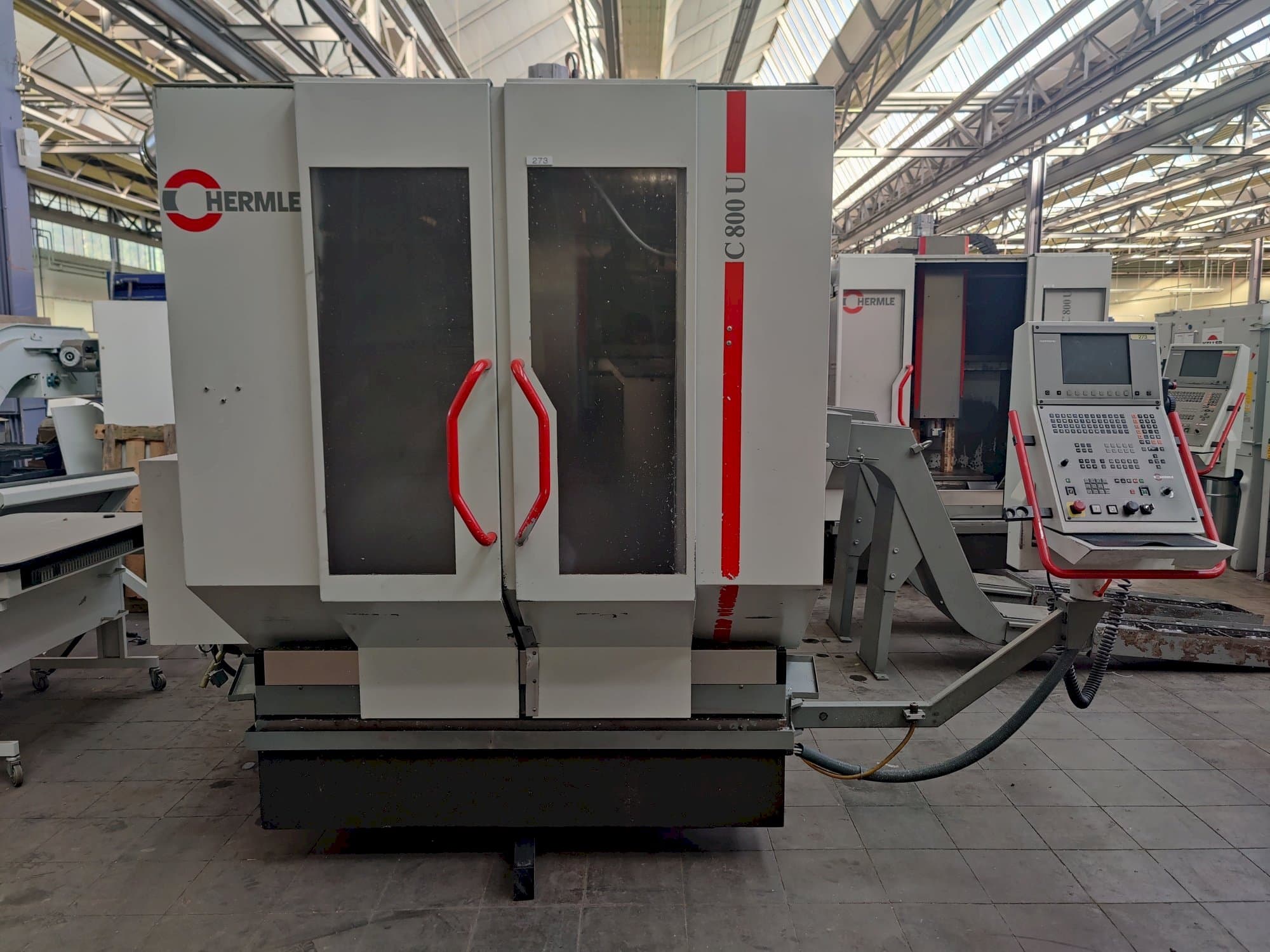 Frontansicht der HERMLE C800U  Maschine