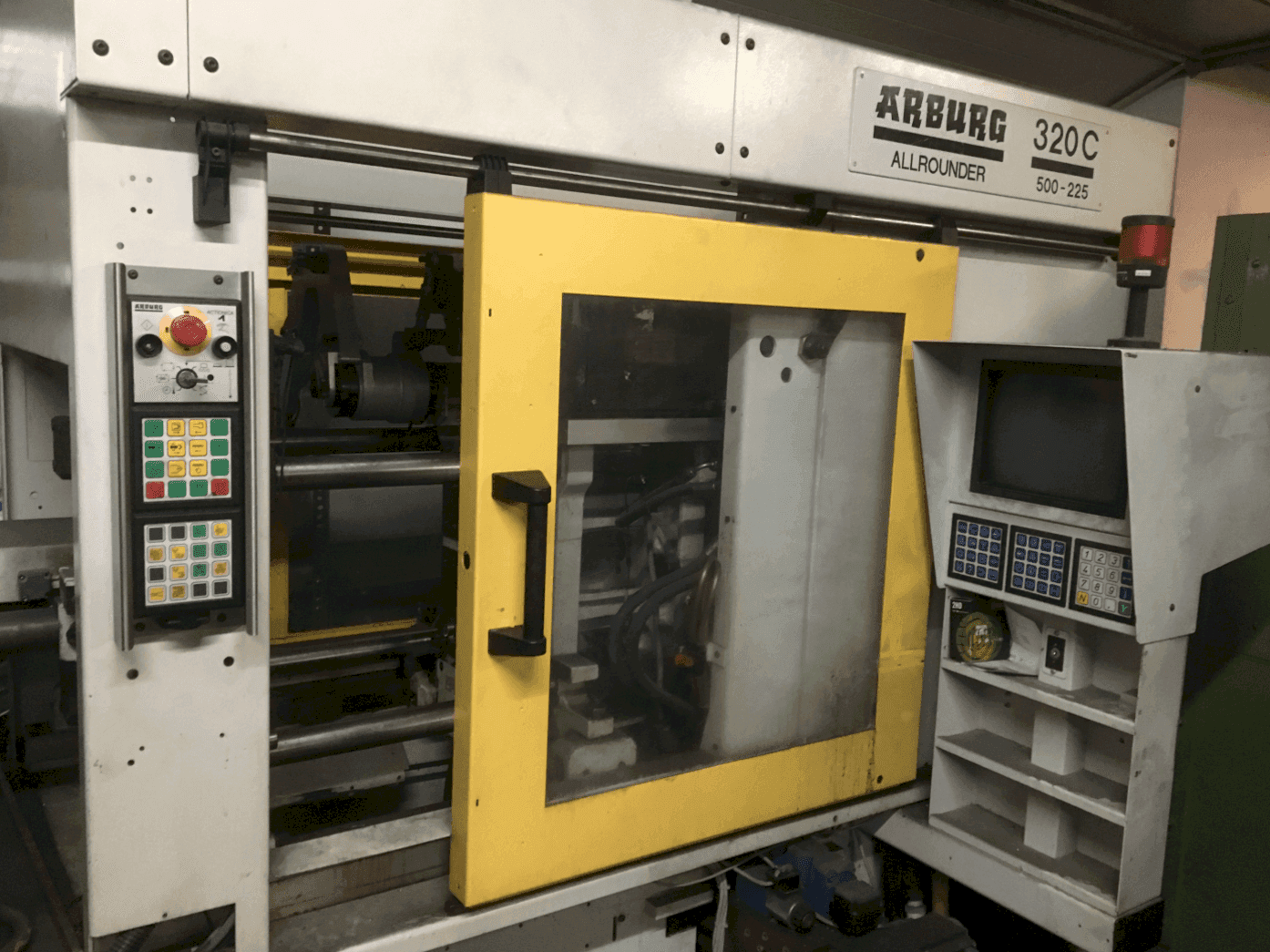 Frontansicht der Arburg Allrounder Centex 320 CD-500-225  Maschine