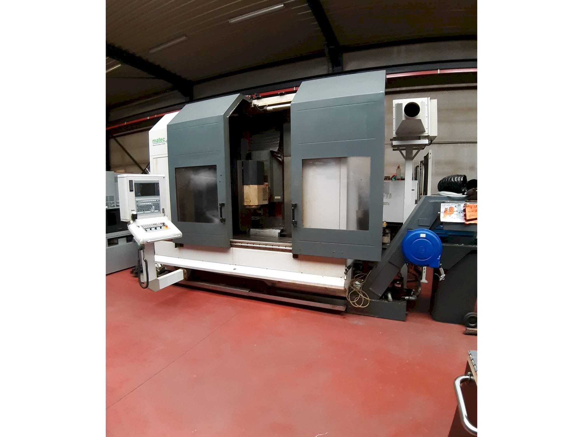 Frontansicht der Matec 30 HV  Maschine