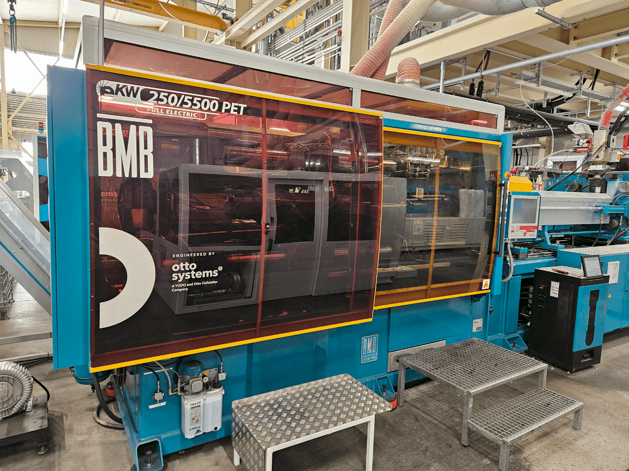 Frontansicht der Otto Systems eKW 250/5500 PET  Maschine