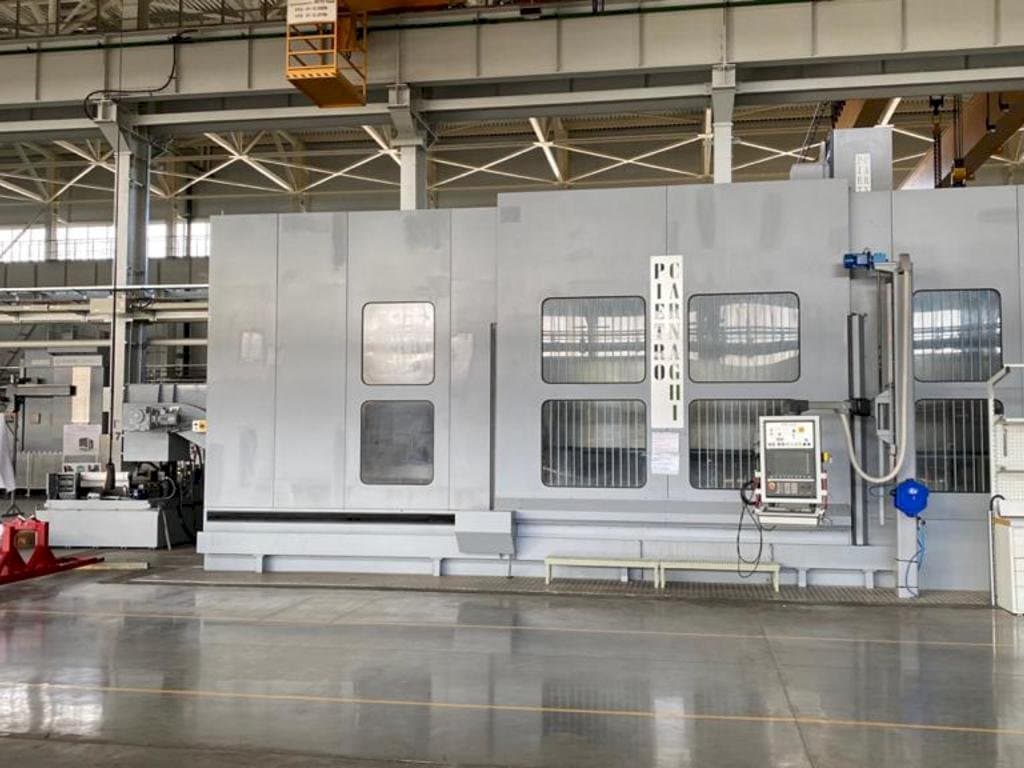 Frontansicht der PIETRO CARNAGHI  AC 32TM 2800  Maschine