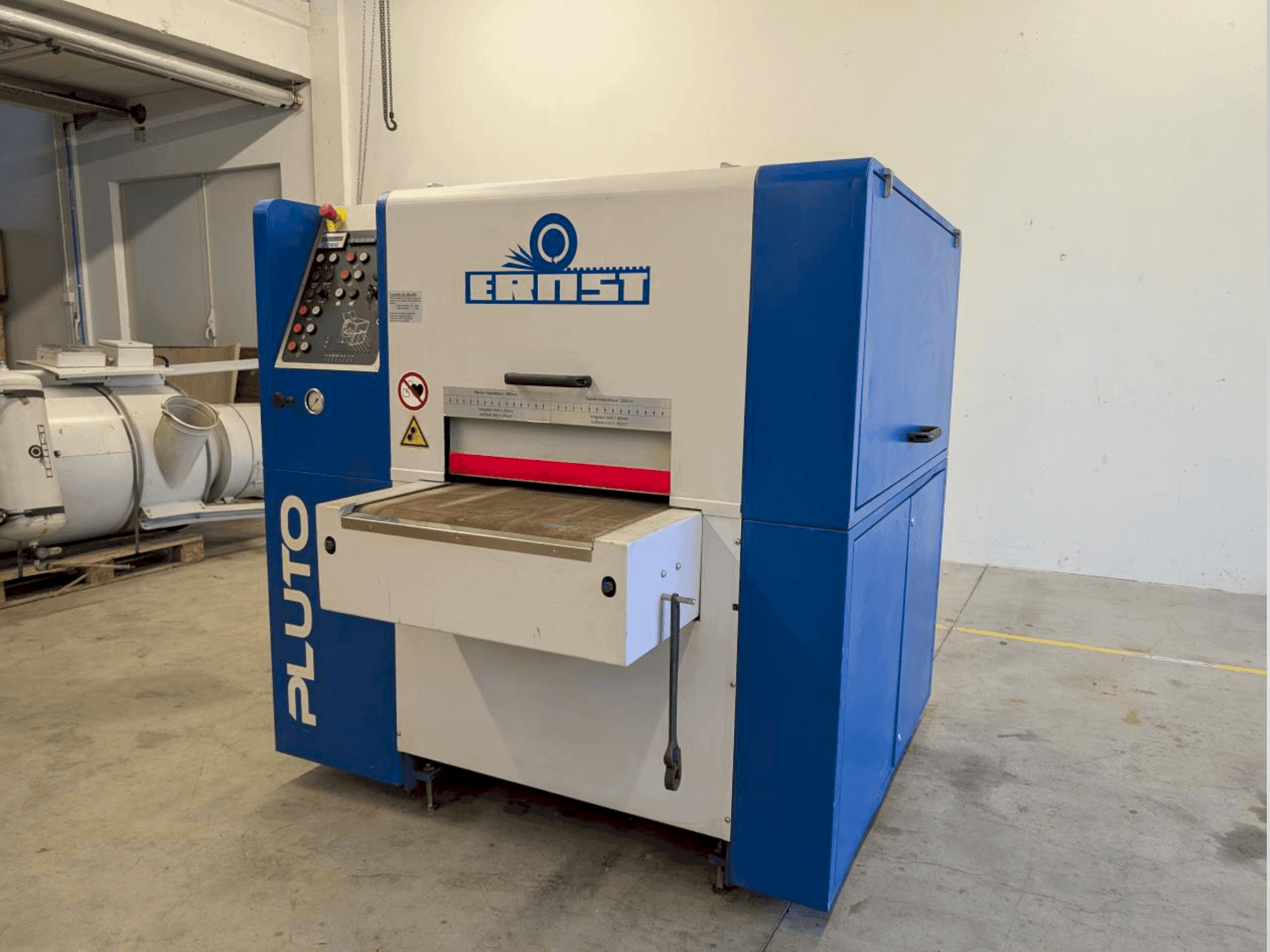 Frontansicht der ERNST PLUTO EDD  Maschine