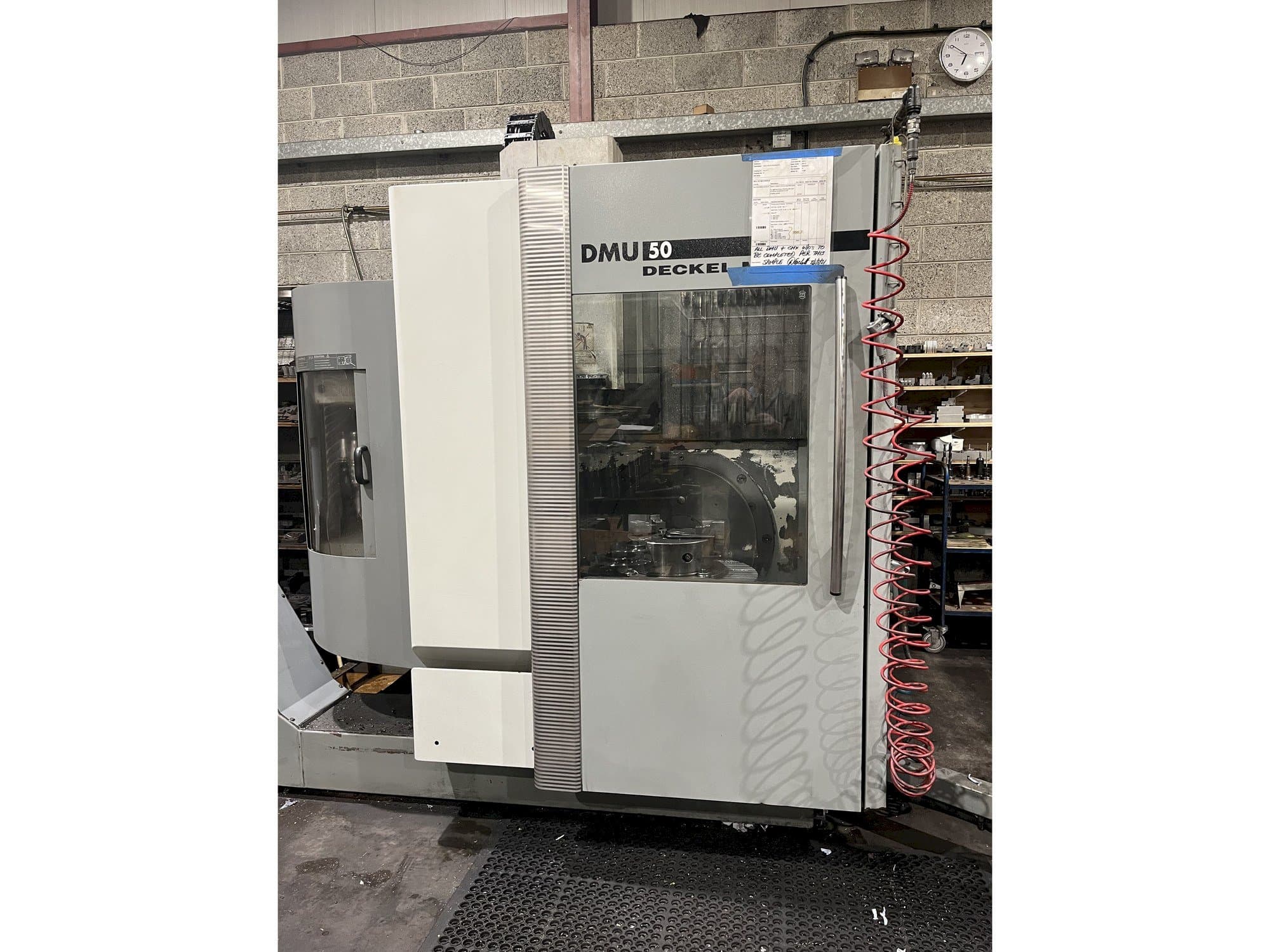 Frontansicht der DECKEL MAHO DMU 50  Maschine