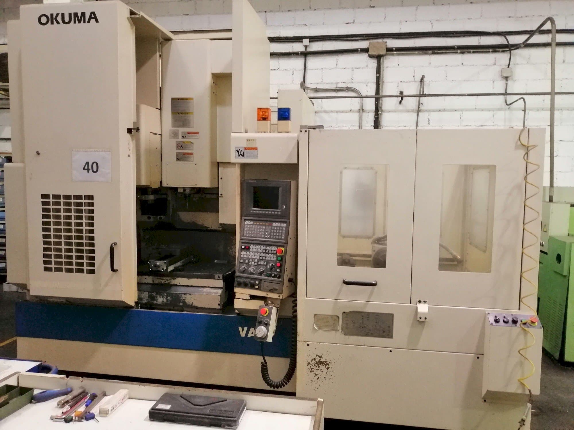 Frontansicht der Okuma 45VAE  Maschine