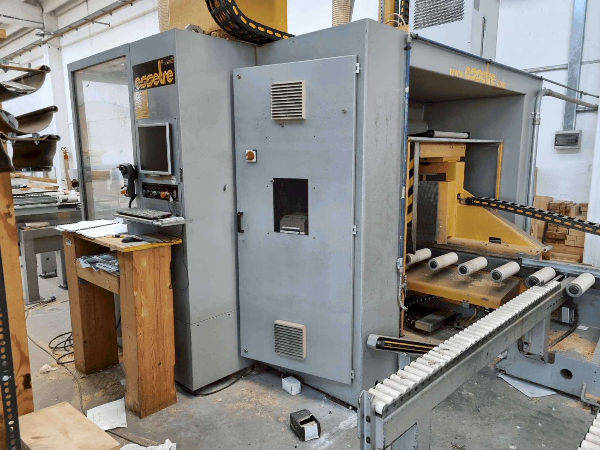 Frontansicht der ESSETRE TECHNO  Maschine