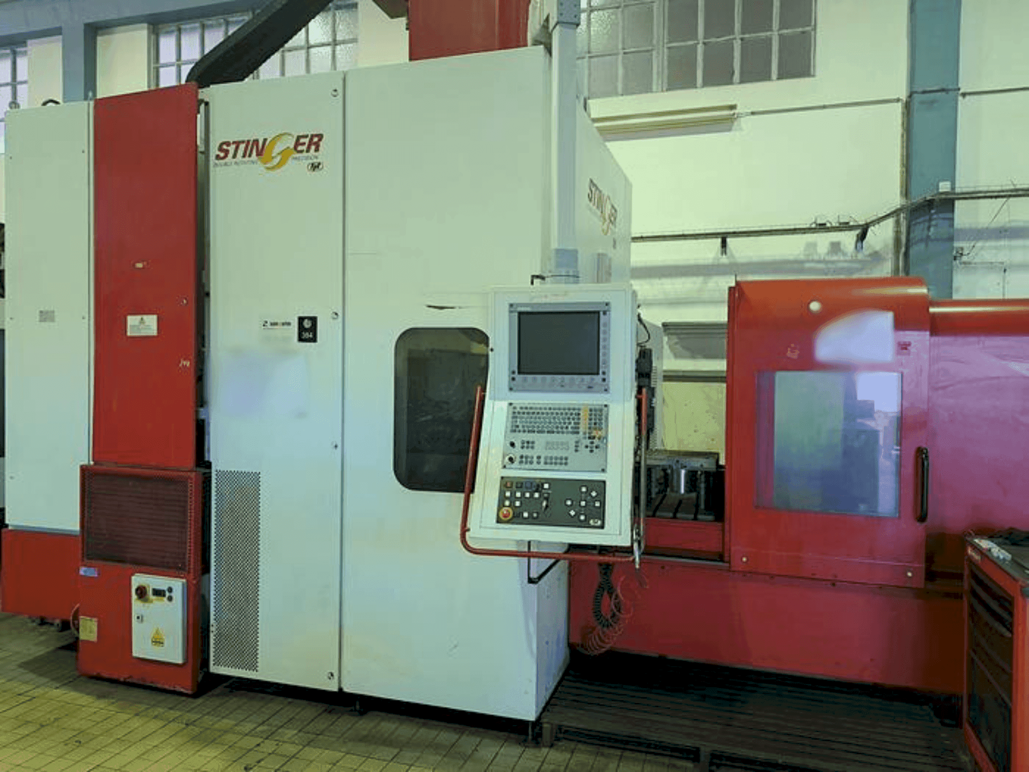 Frontansicht der FPT STINGER XL  Maschine