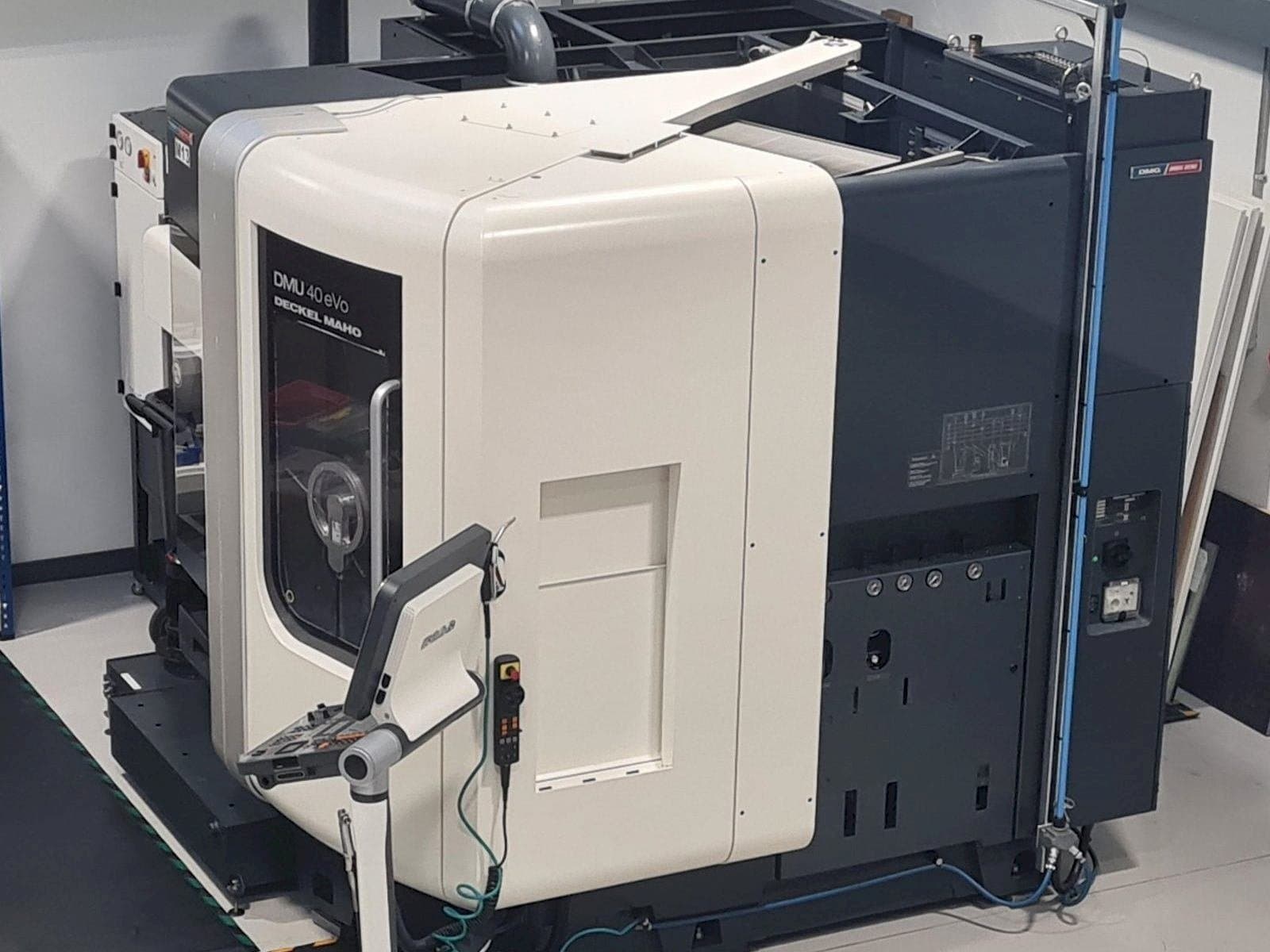 Frontansicht der DMG MORI DMU40 eVo  Maschine