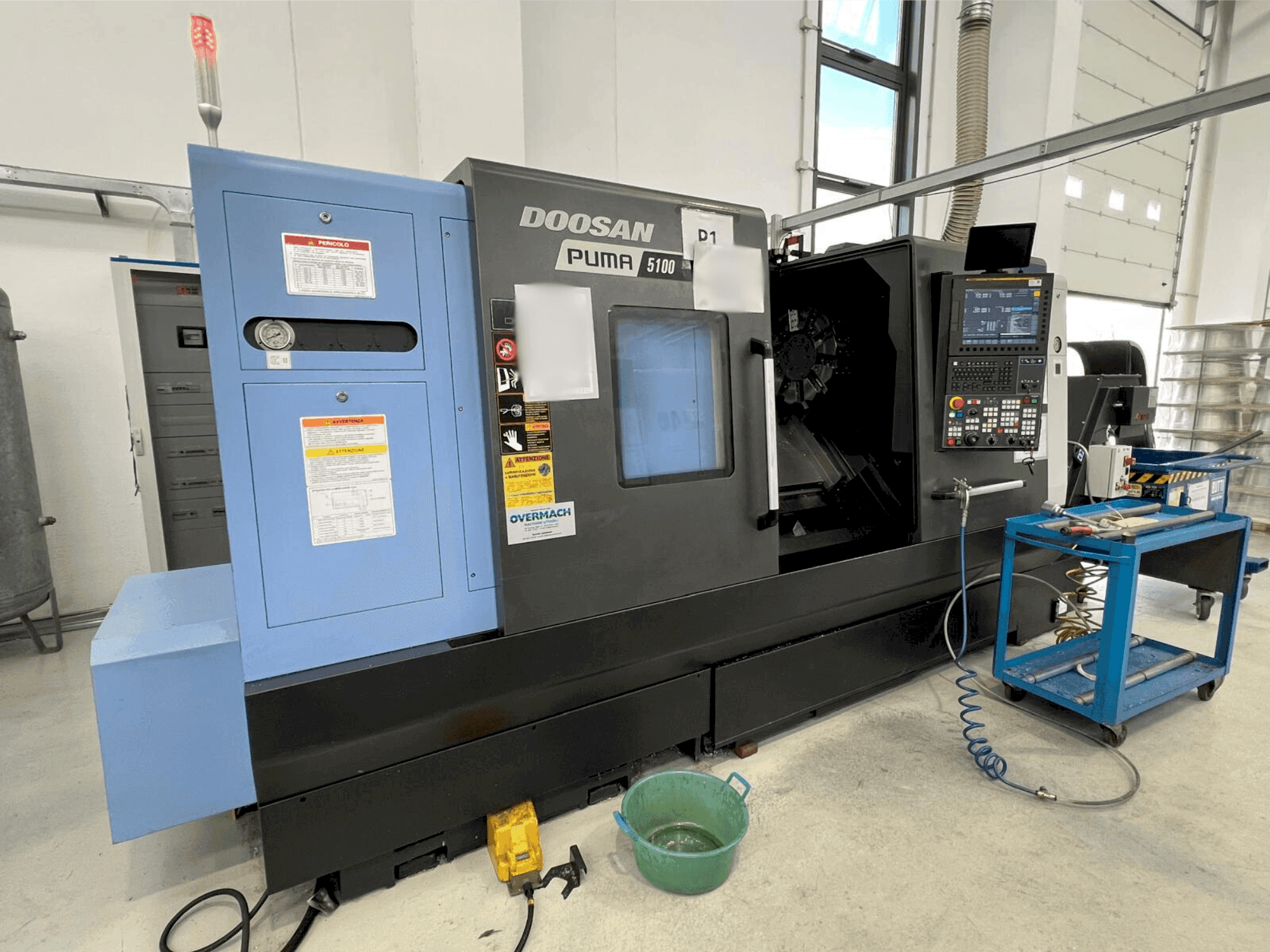 Frontansicht der DOOSAN Puma 5100B  Maschine