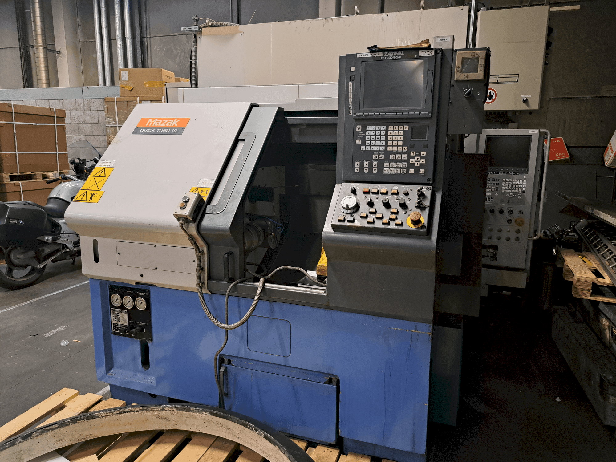 Frontansicht der Mazak QTN-10  Maschine