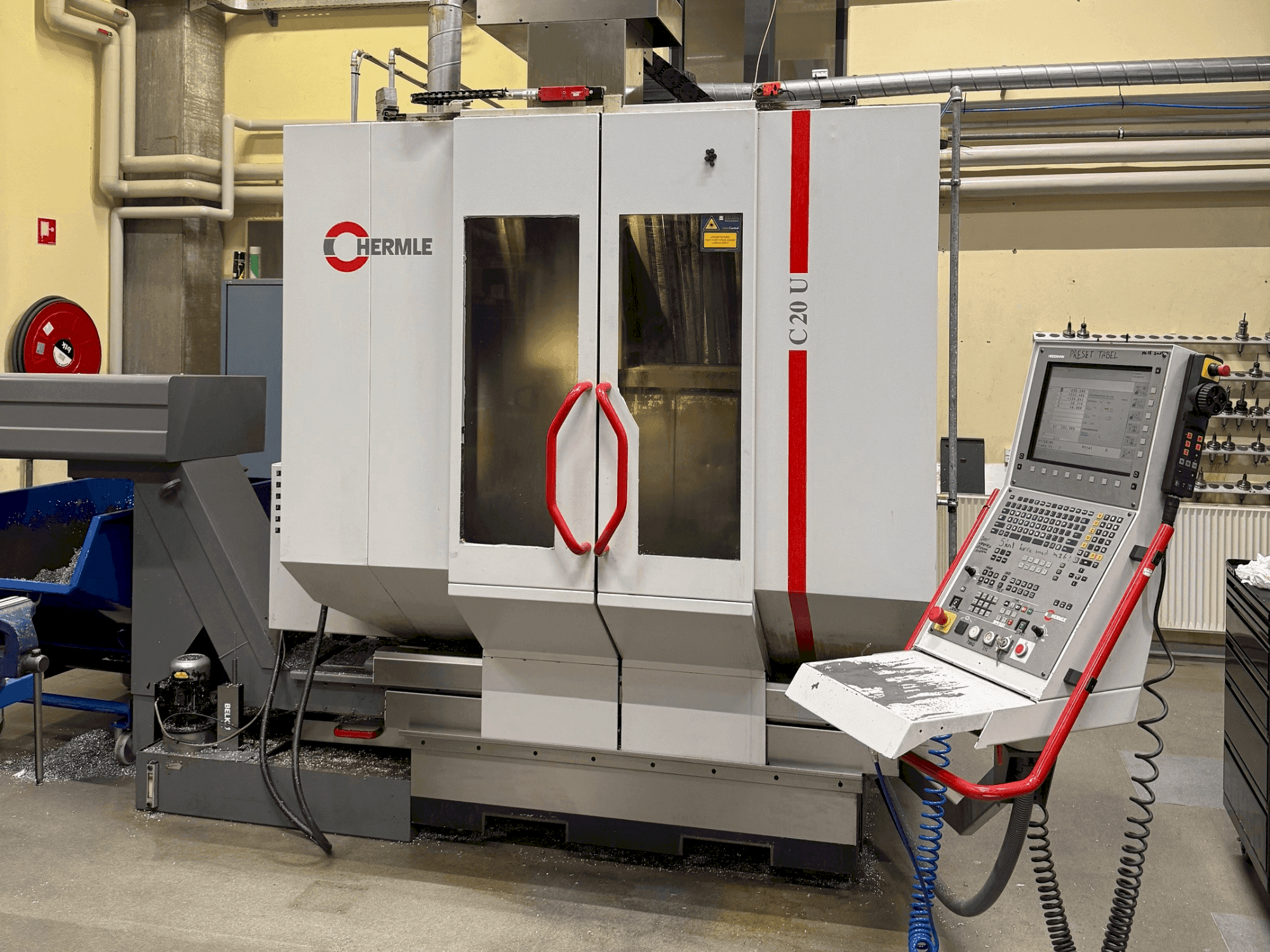 Frontansicht der HERMLE C 20 U  Maschine